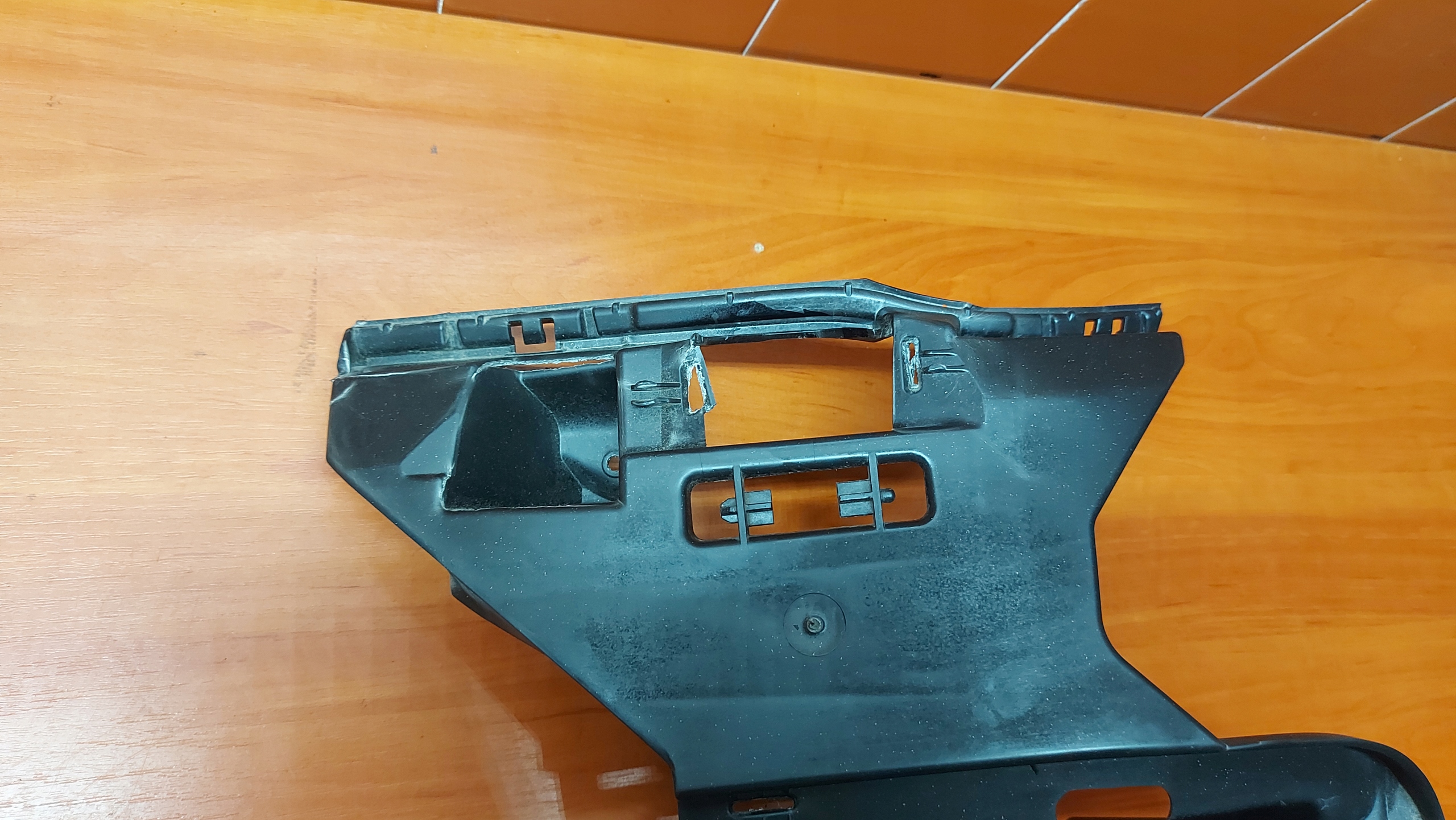 bumper bracket left front BMW 5 F10 F11