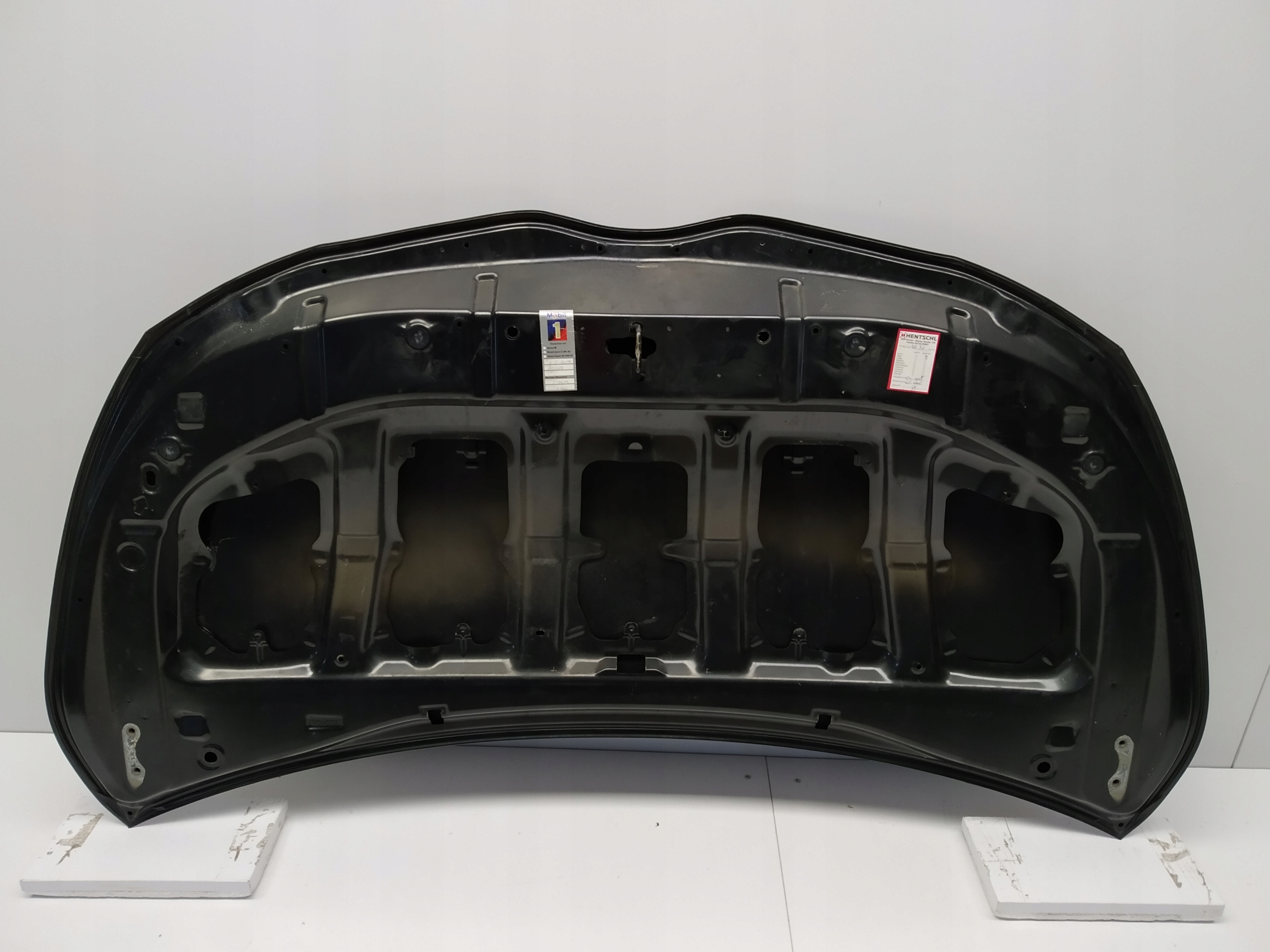 09-18r Toyota Verso bonnet front black originál