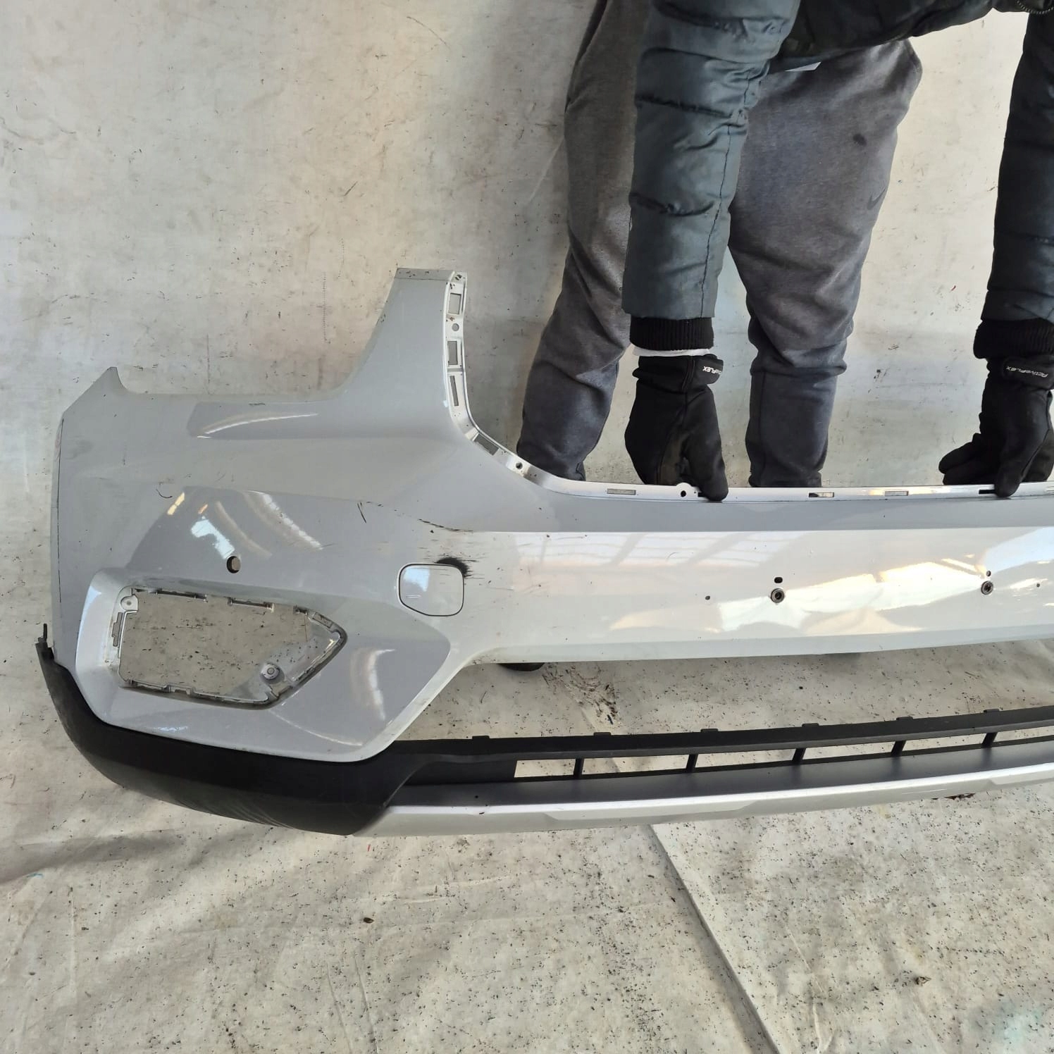 VOLVO XC40 17-22 bumper front front PDC 31449359
