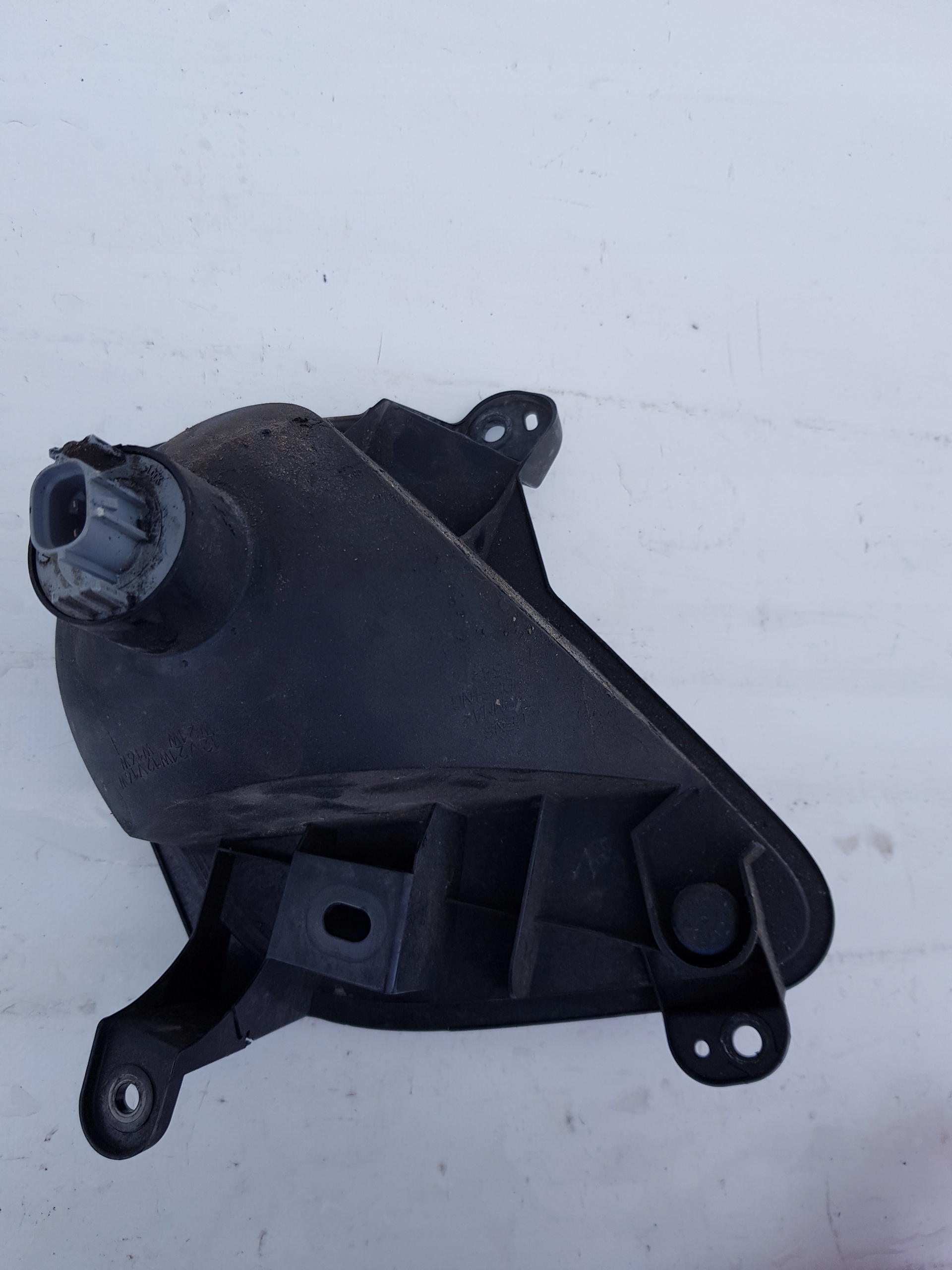 ECIPSE CROSS LAMPA LAMPKA LEWA PRZECIWMGIELNA Car type Passenger cars