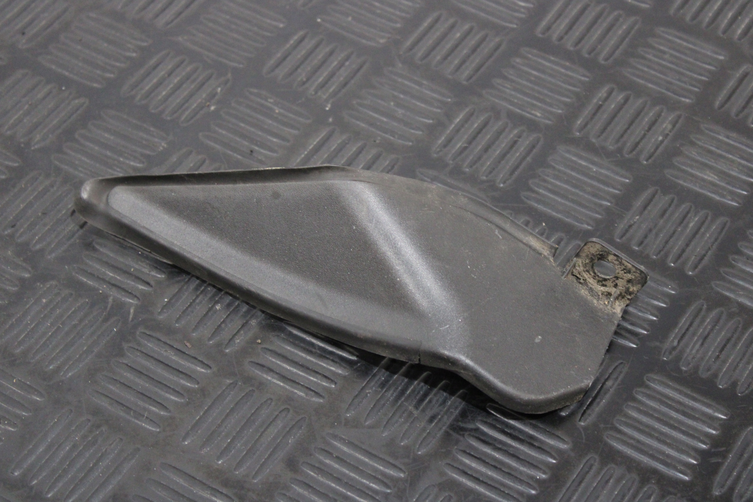 spoiler cover under the window right 505438490 ALFA ROMEO GIULIA