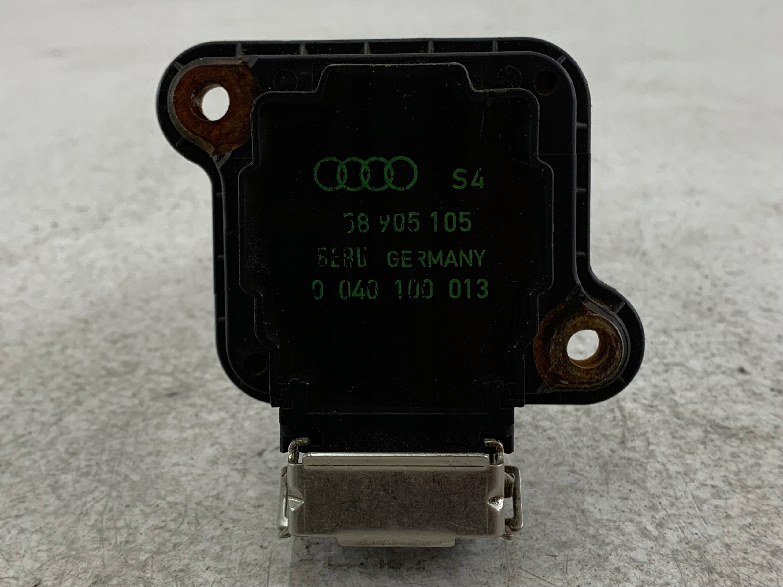 AUDI A4 B5 1.8 coil ignition 058905105