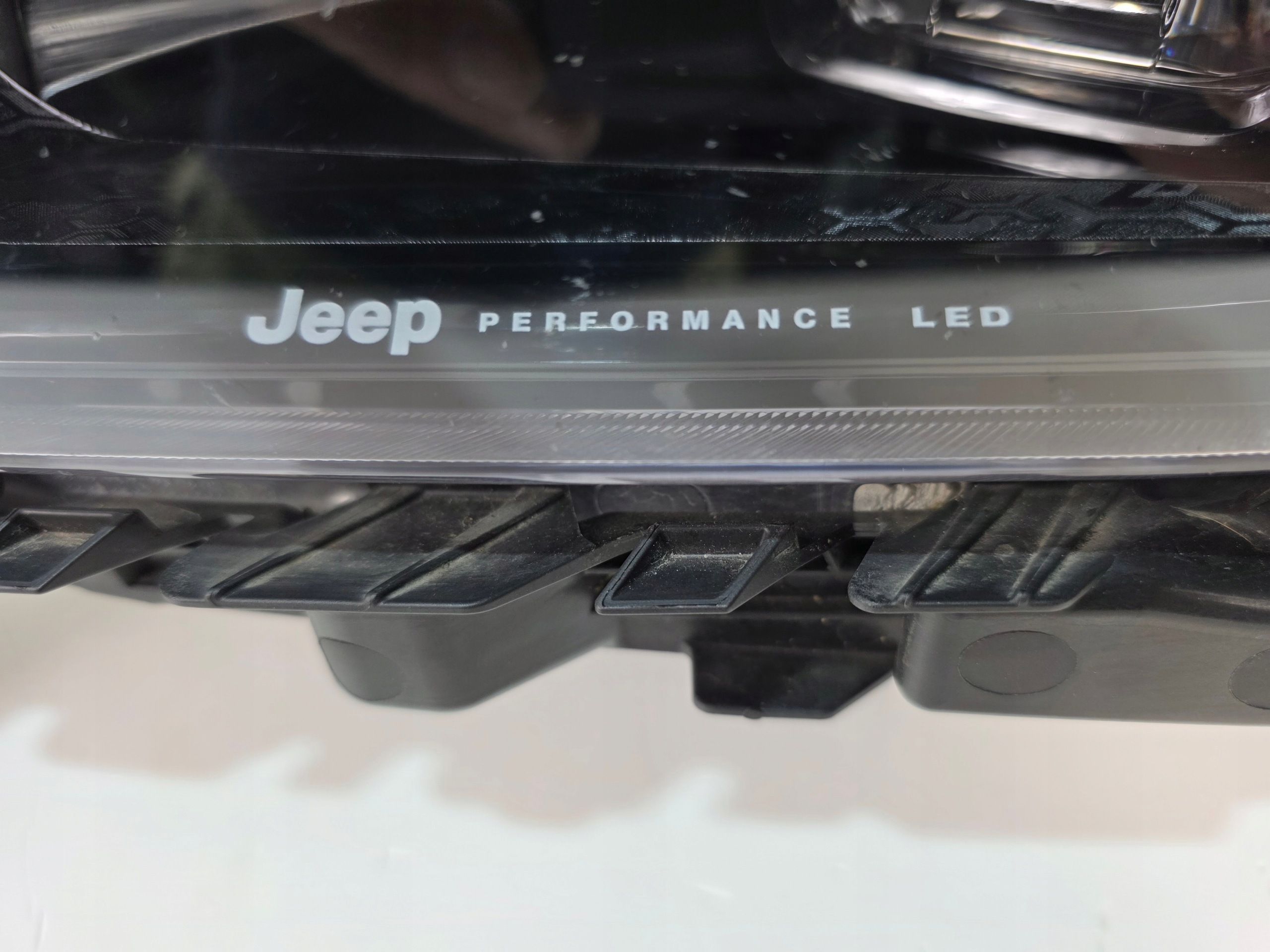 lights front FULL LED JEEP AVENGER L747251 L747250
