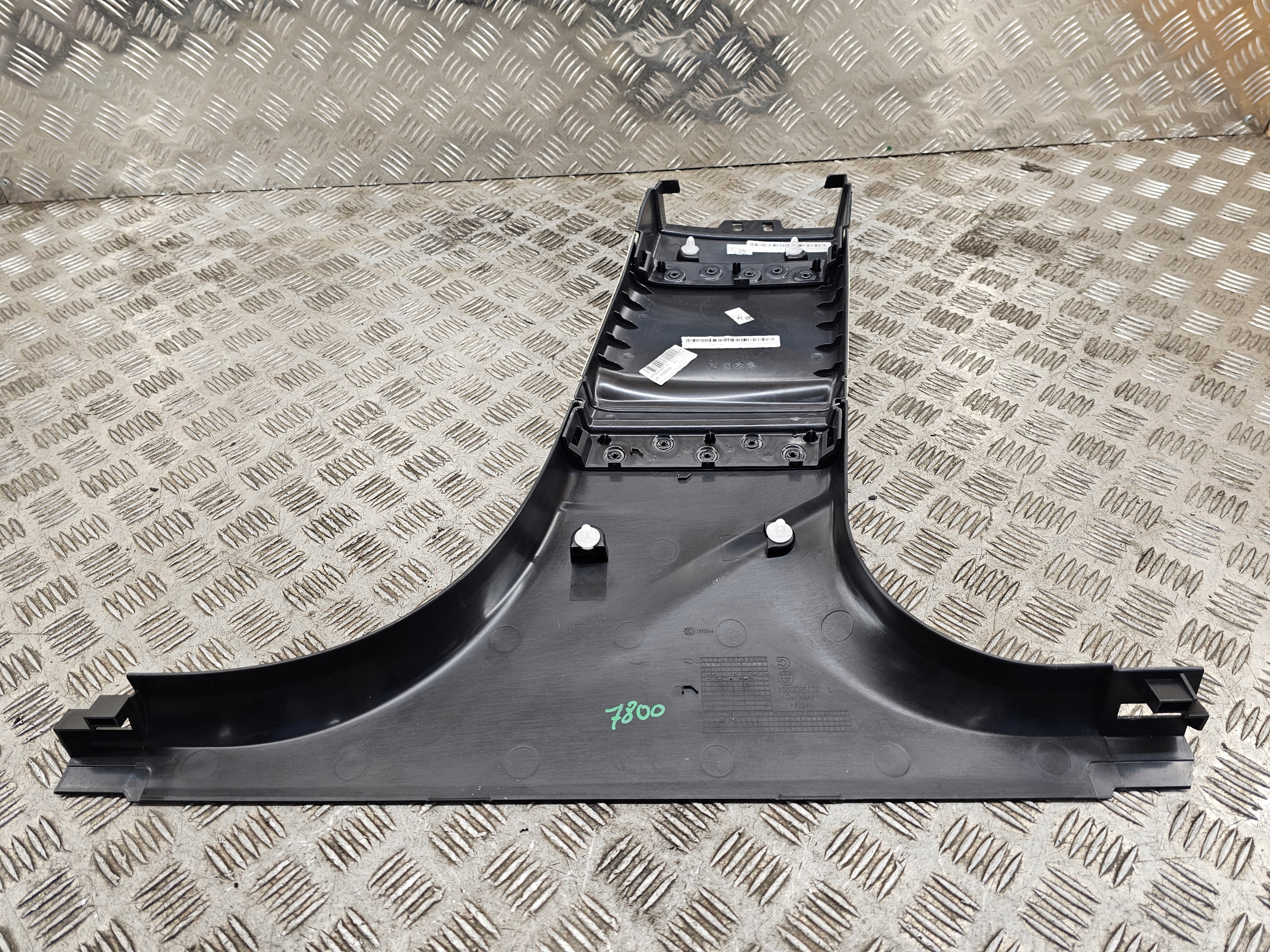 OSOLONA pillar B BMW 6 GRAN COUPE (F06) 105079512C