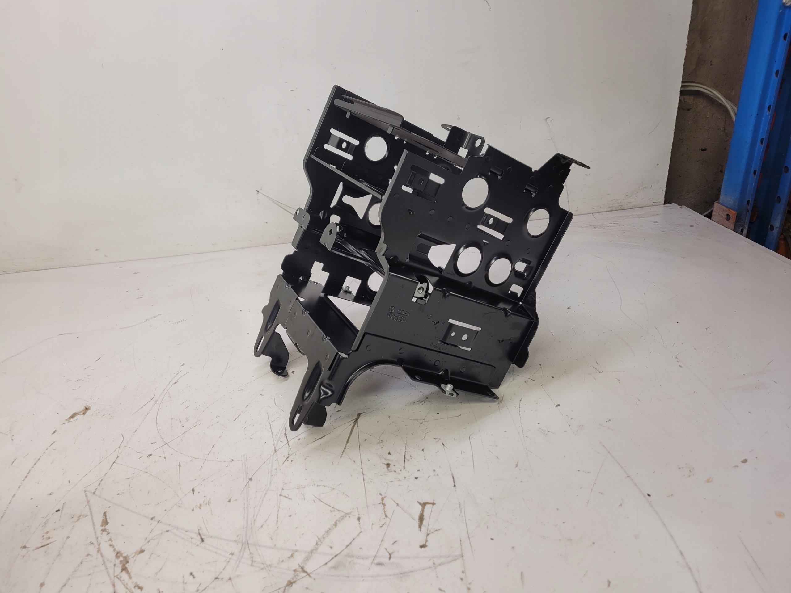 PANIER SUPPORT PLAQUE ZMIENIARKI TUNERA A6 C6 4F0035209C