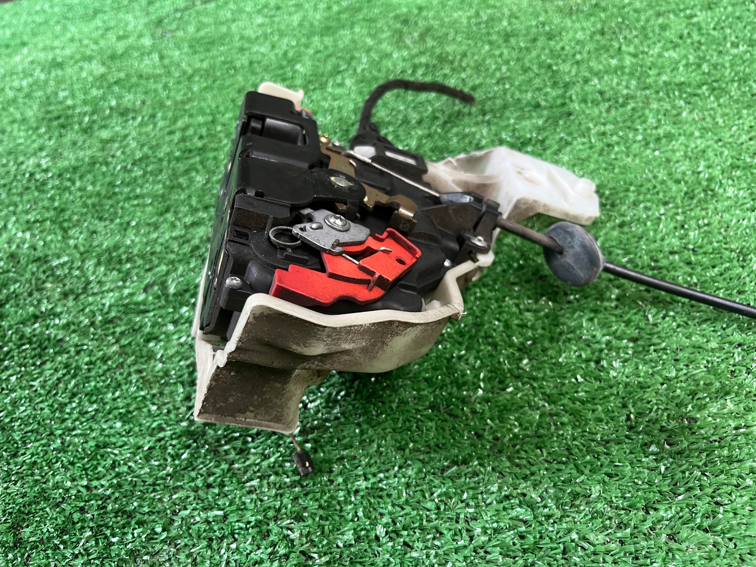 lock door right front VOLKSWAGEN TOURAN 1 9 PIN