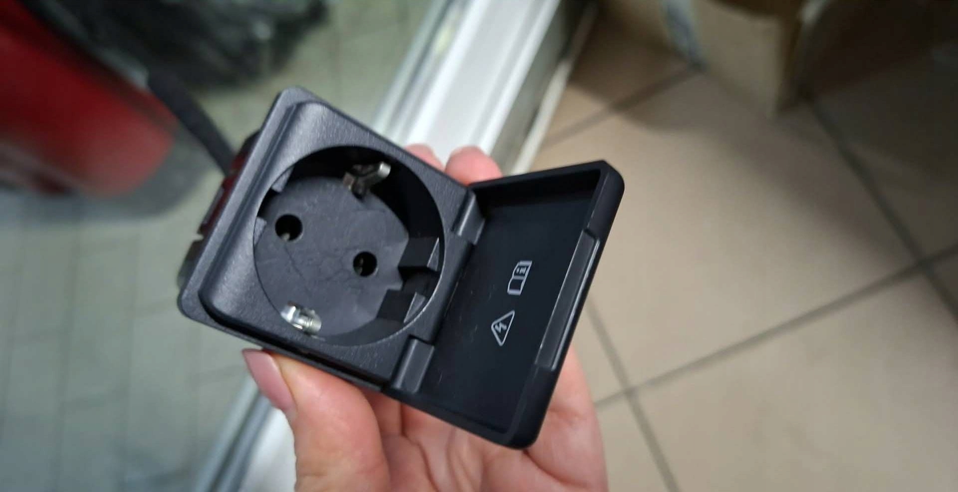 adapter ZASILANIA 220V Mazda CX-60 DN4J66290