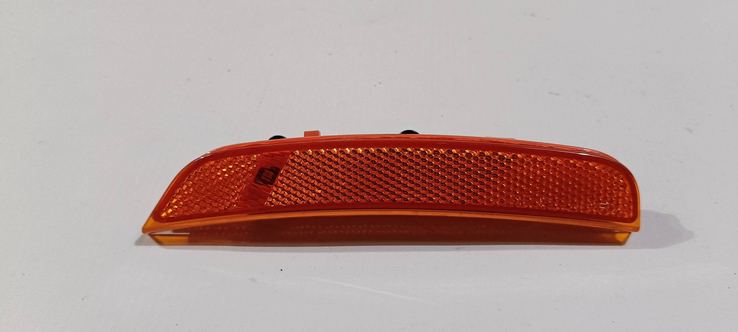 Obrysowka of a bumper front front right LED original Dodge Durango 2021