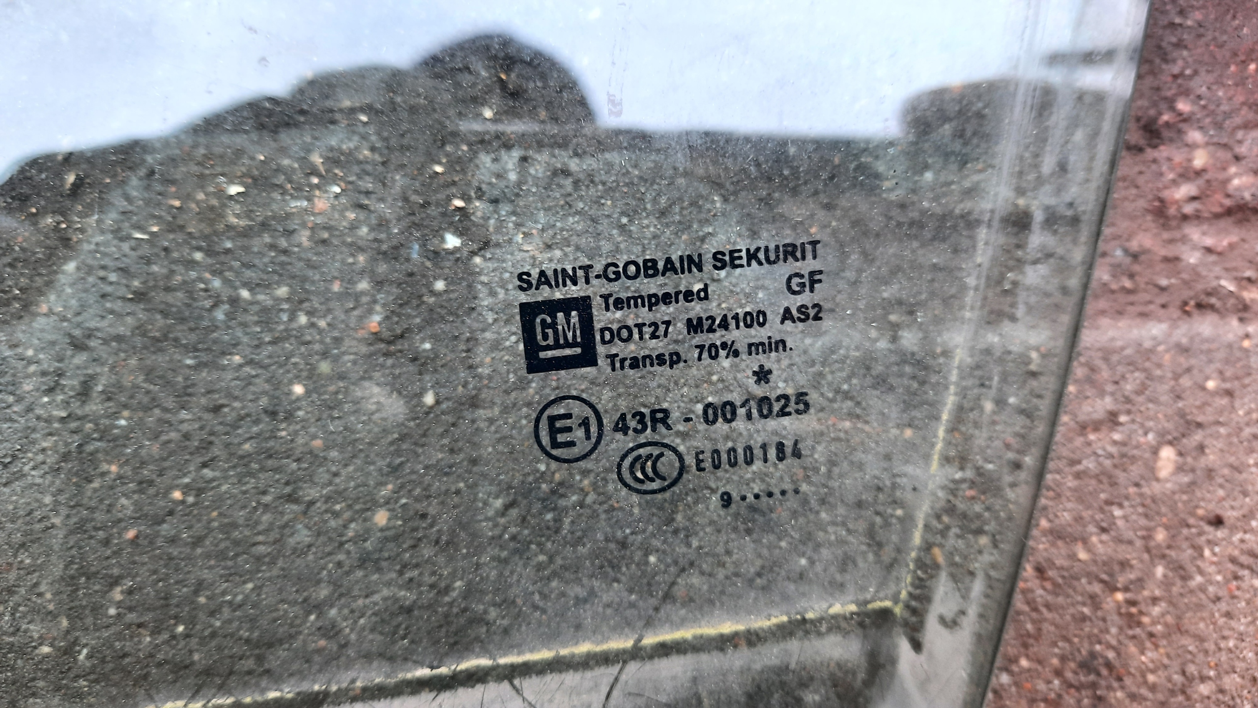 SZYBA DRZWI LEWY PRZÓD OPEL VECTRA C 2.2D 03R Strona zabudowy przód - lewa