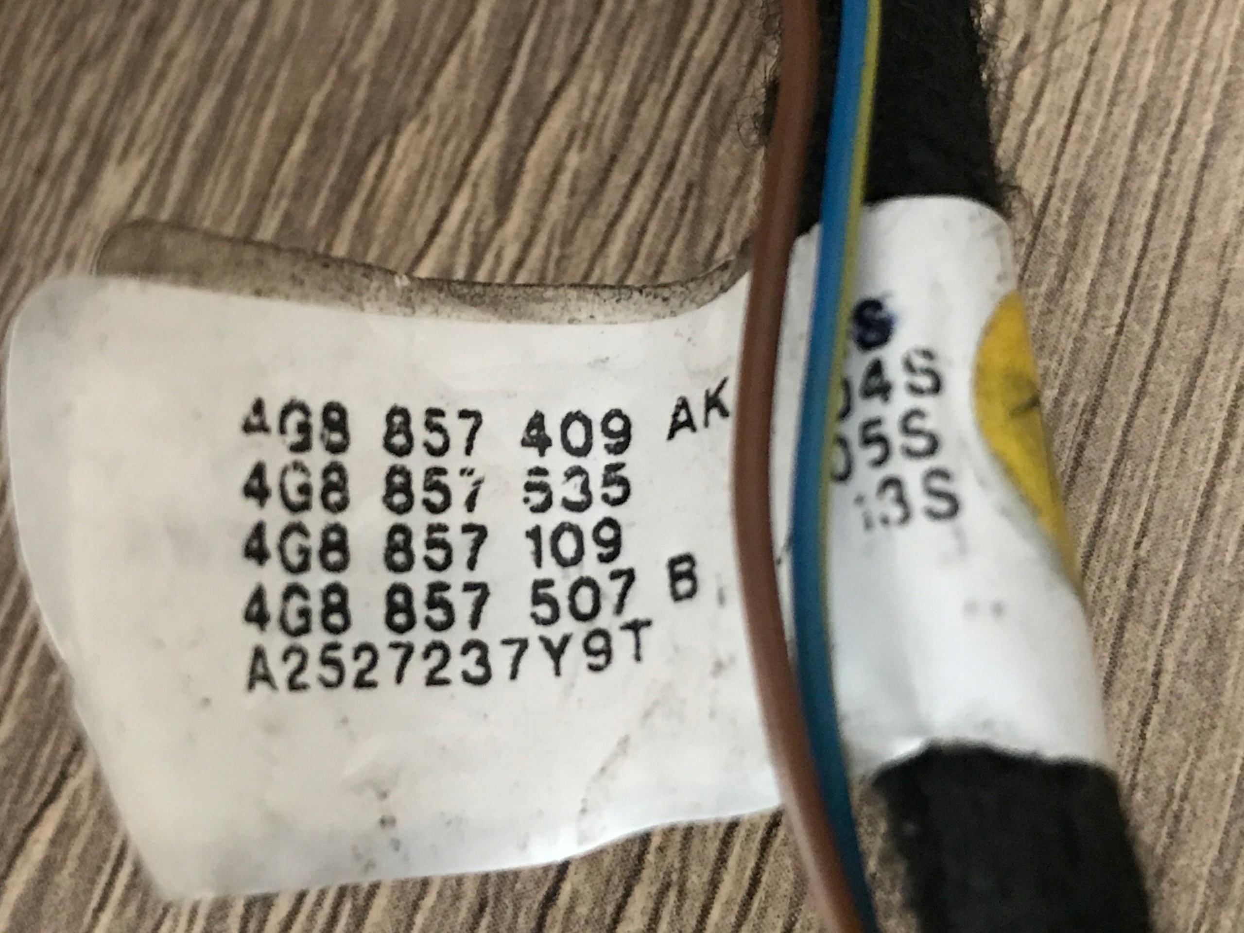 LUSTERKO LEWE AUDI A7 4G8857409AK LY9T Kolor czarny