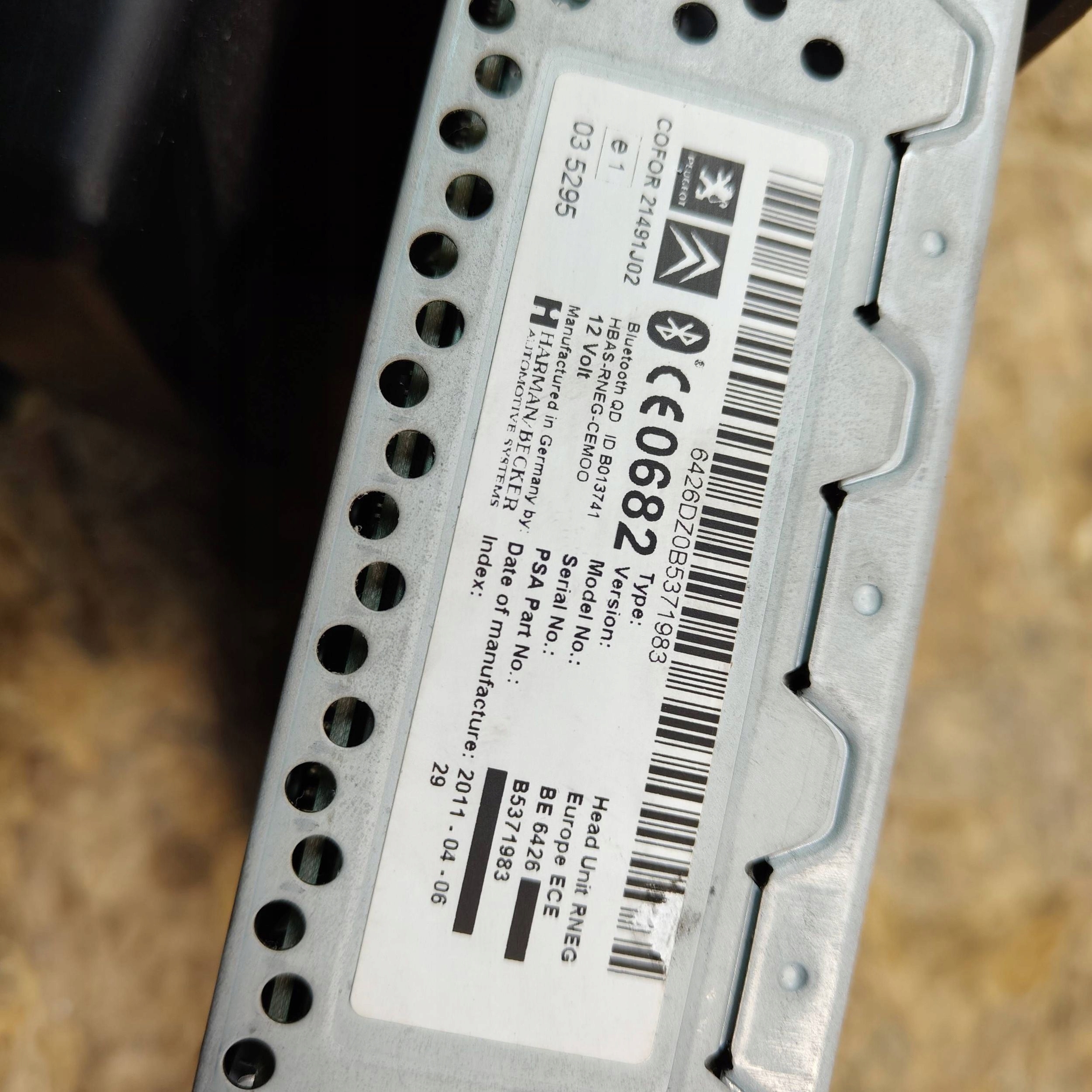 Stacja multimedialna Peugeot 3008 e 98058929XT