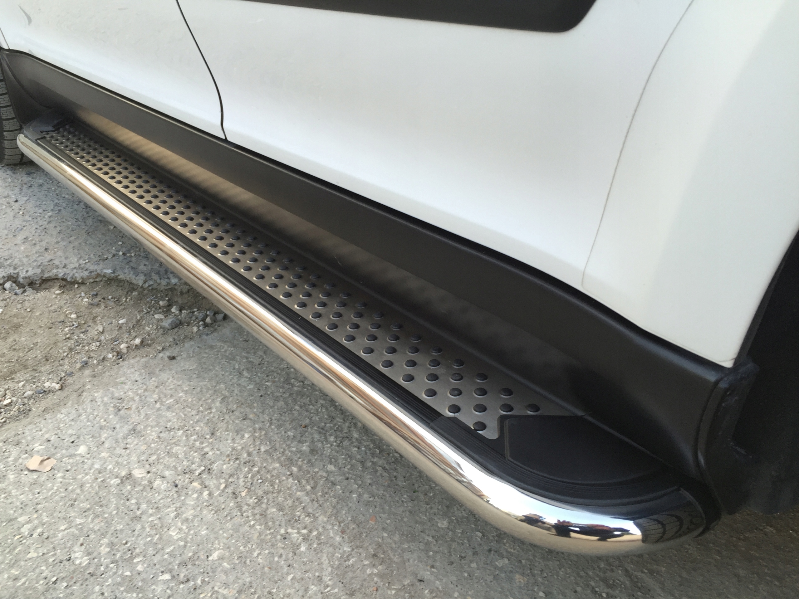 FORD RANGER BOCZNE STOPNIE ORUROWANIE PROGI BOKI STAL NIERZDEWNA Producent inny