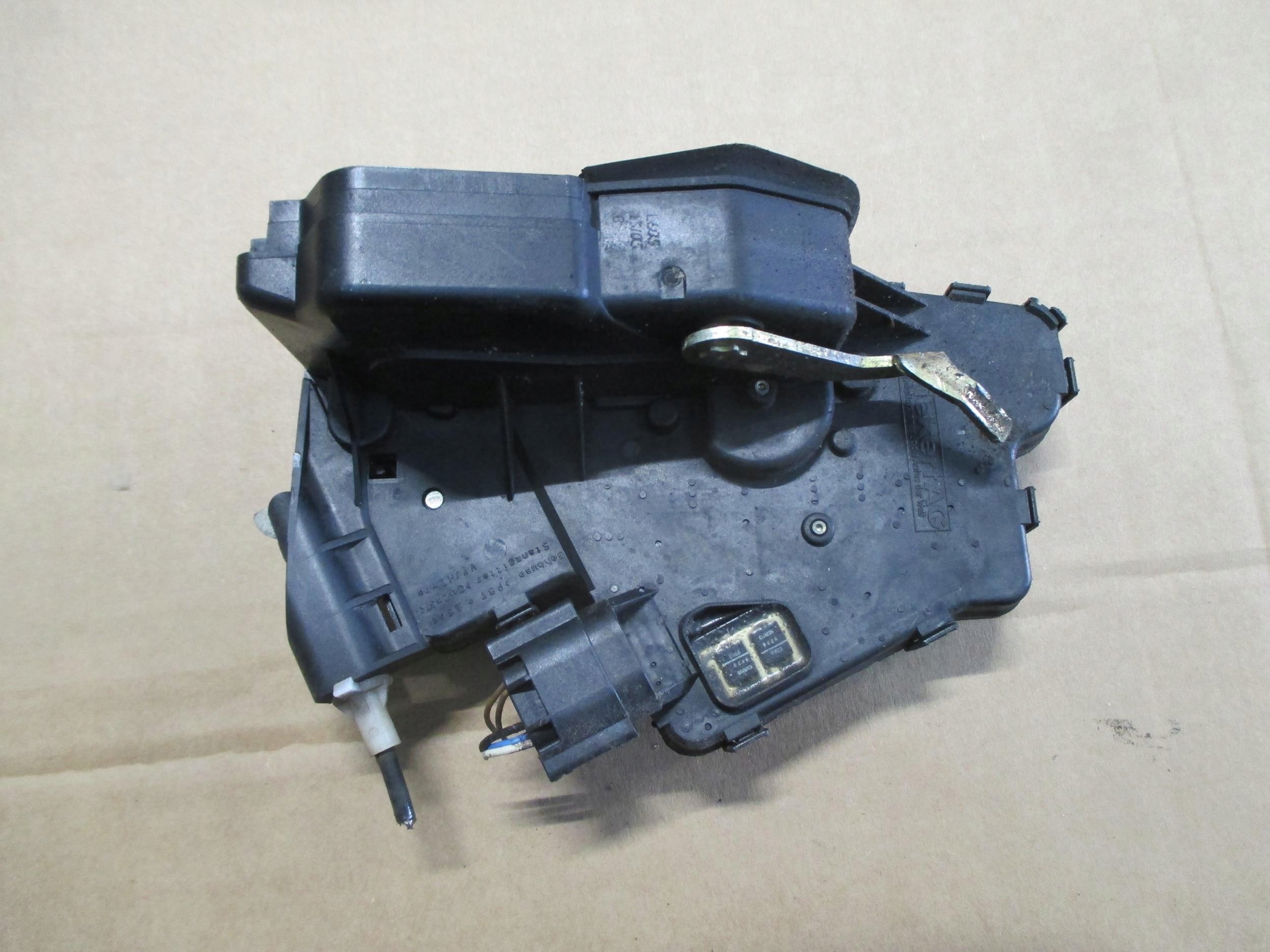 BMW E46 98-05 ZAMEK Z DRZWI PRAWY TYŁ HTR 034