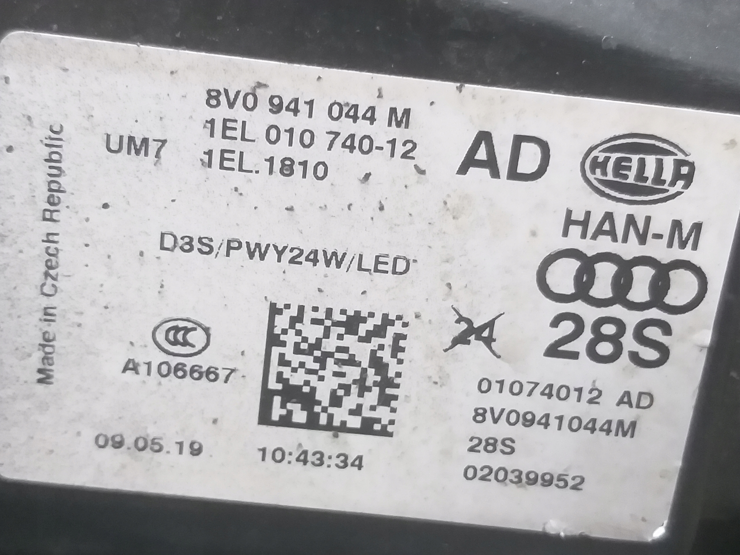 LIGHT FRONT RIGHT AUDI A3 13-16 XENON LED 8V0941044M