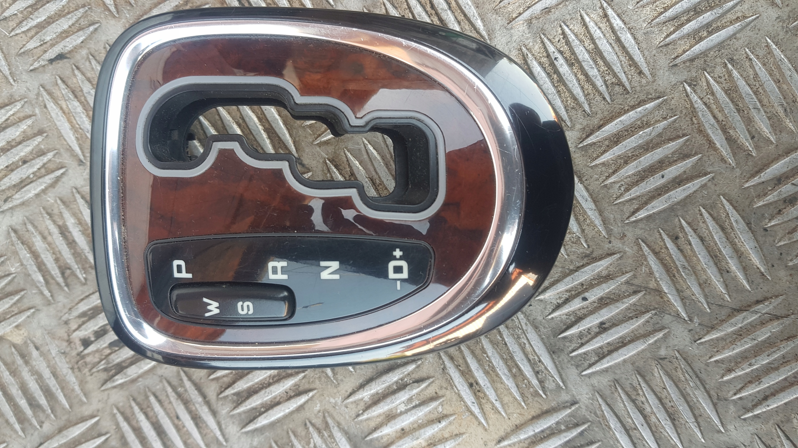 MERCEDES W203 PANEL lišta kulisy AUTOMAT