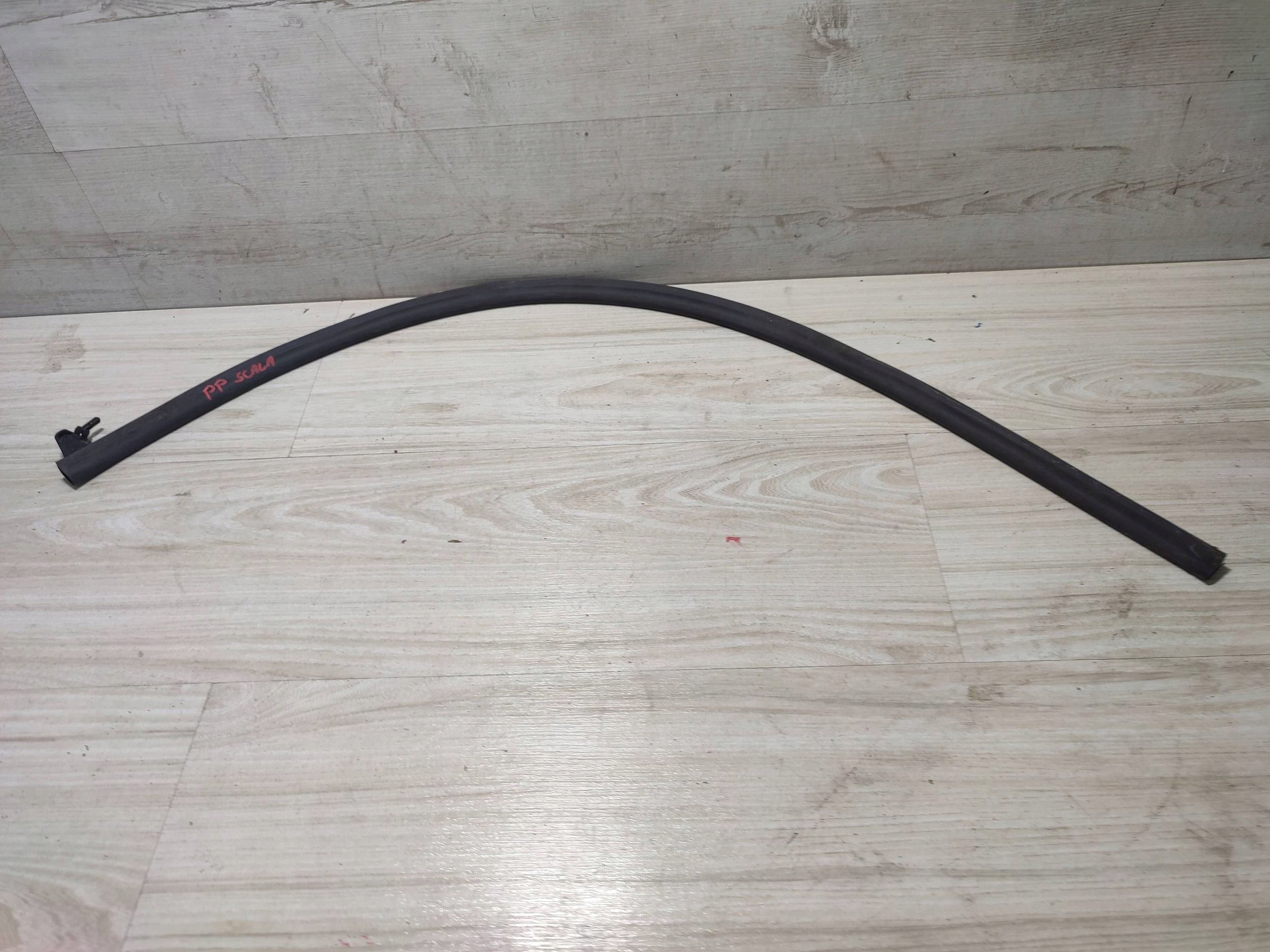 Skoda Scala 2020 front side right rubber gasket door przednich