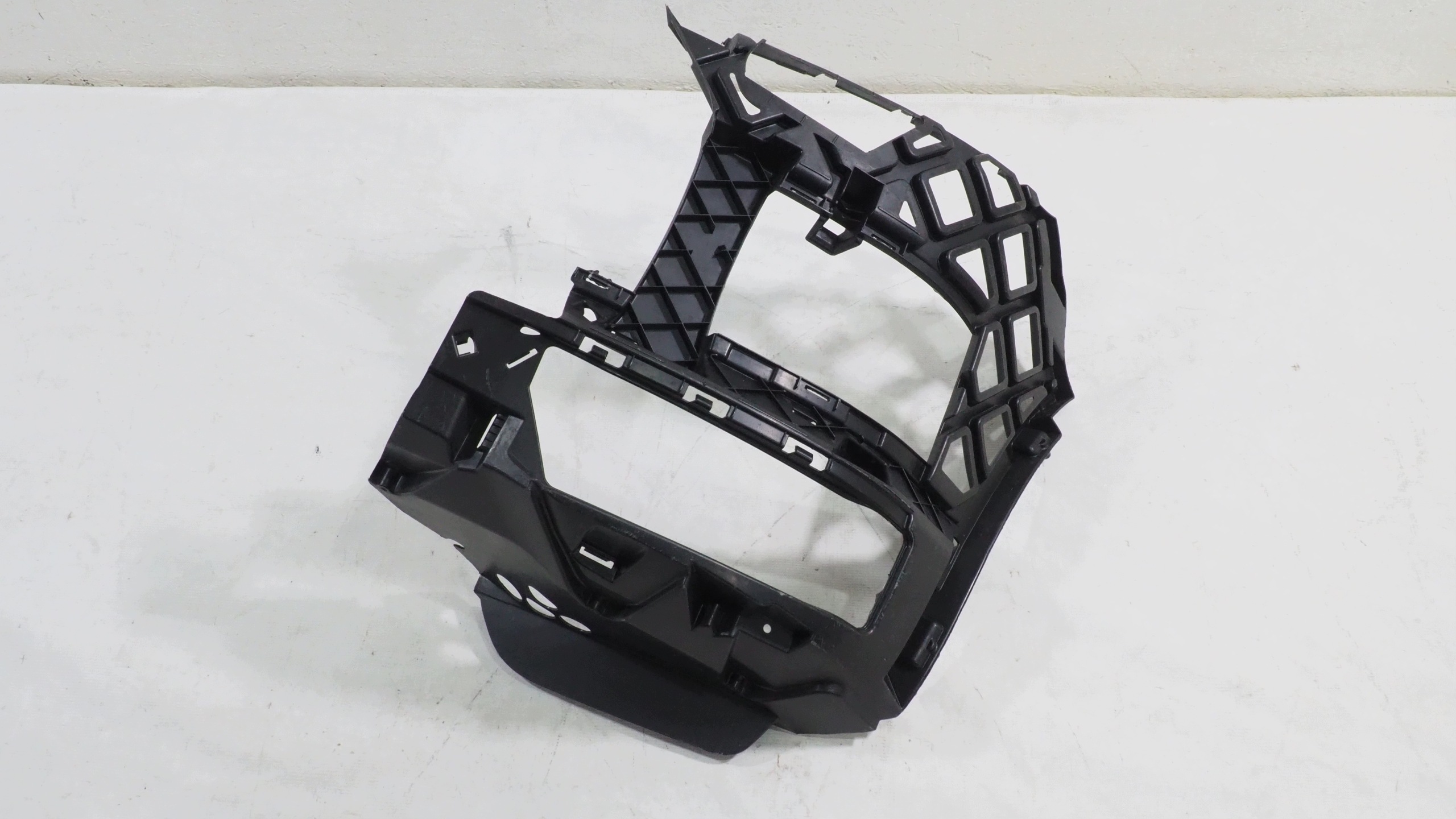 VW T6 bumper bracket left front 7E0807177A