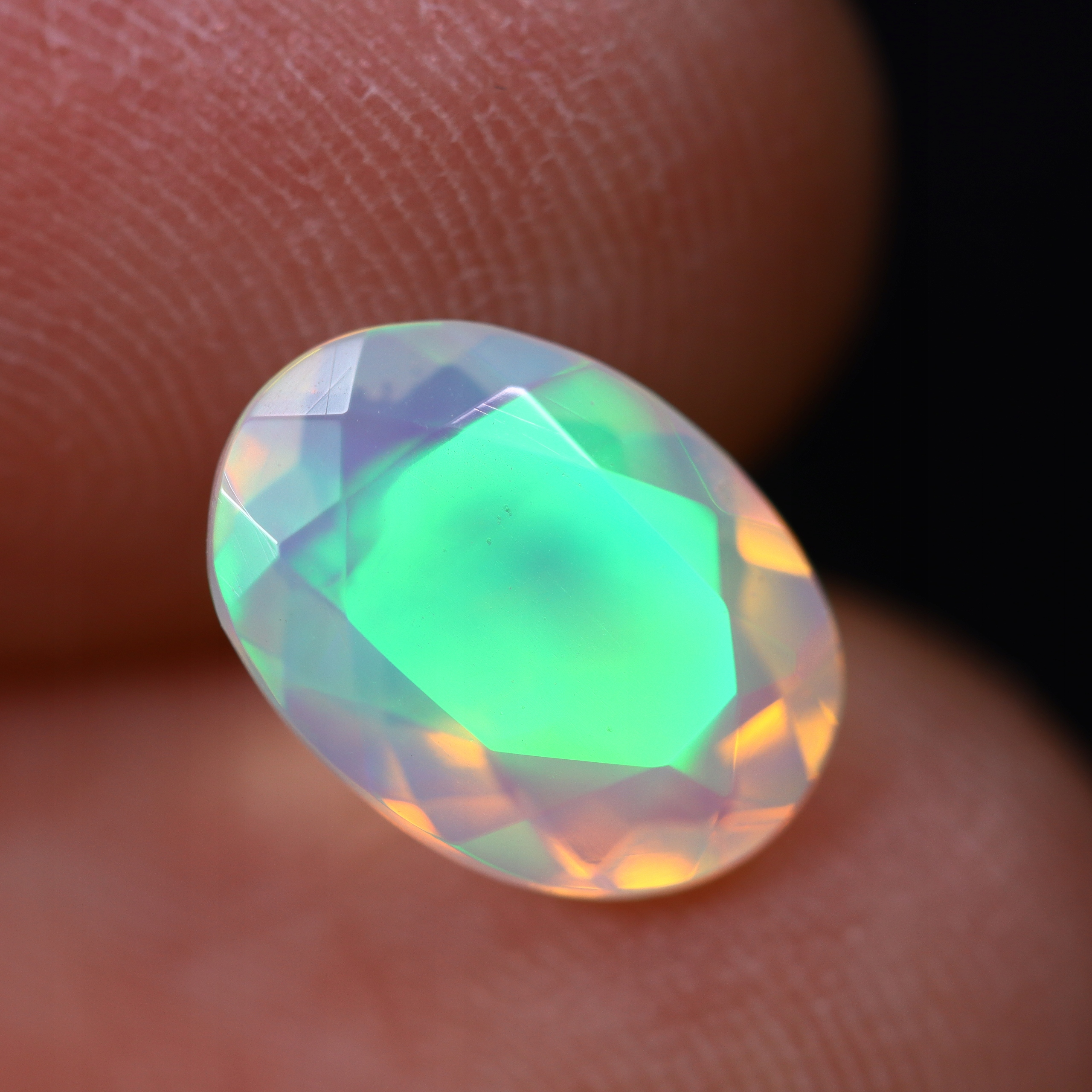 Přírodní opál 1.22 ct Ovál Etiopie certifikát Wbd