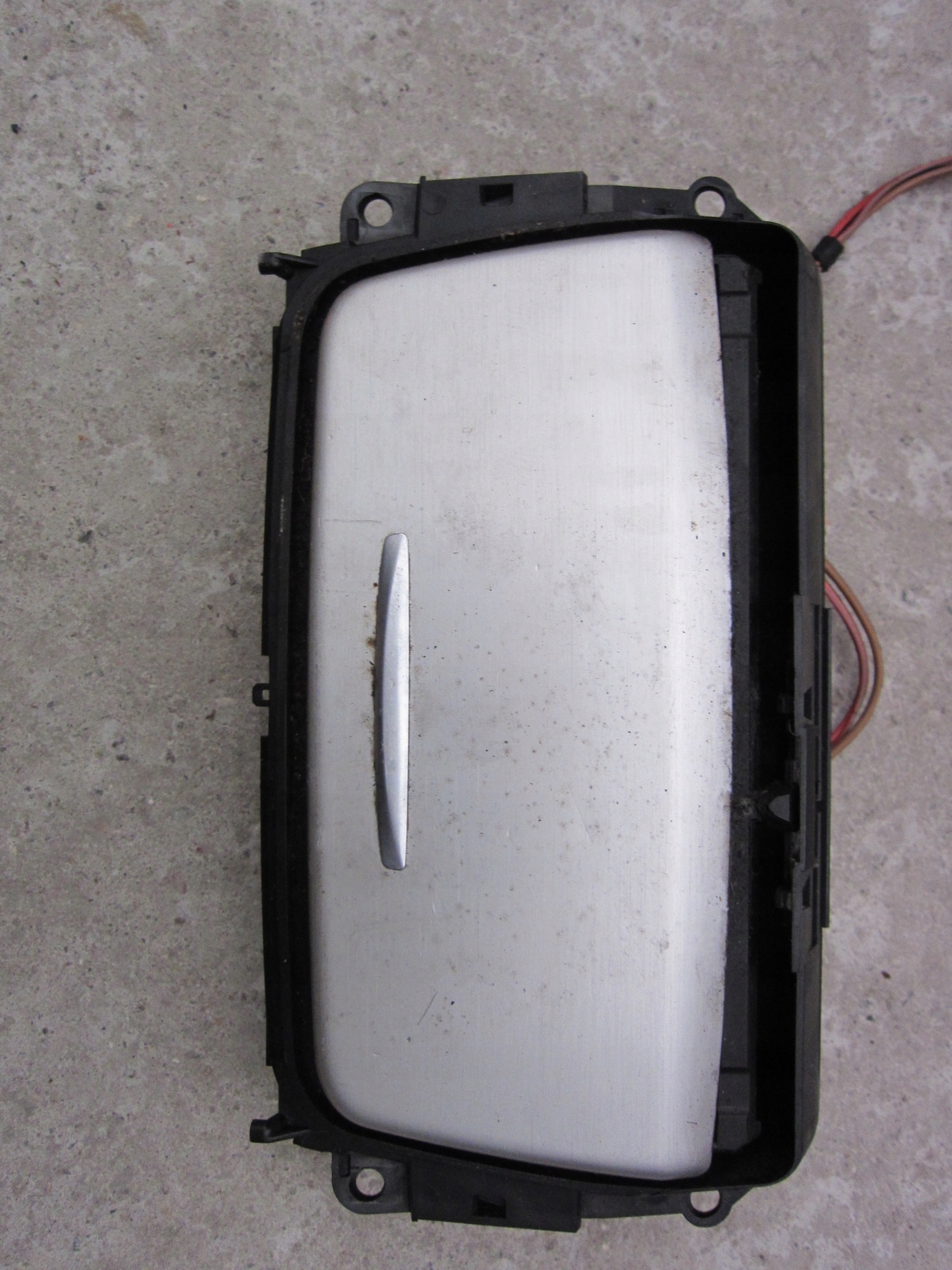 BMW E90 бардачок декор