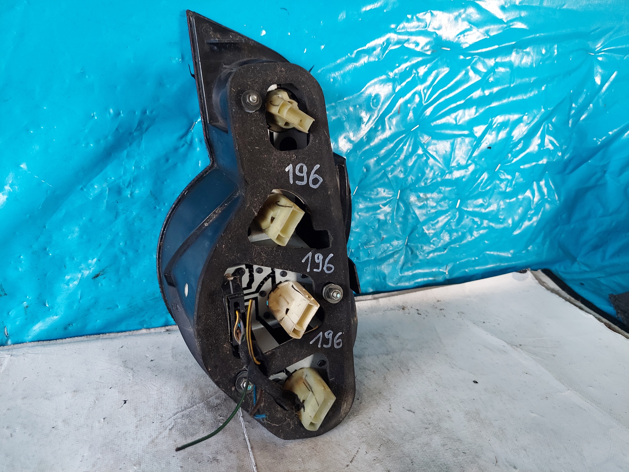 light BMW Z4 E85 left rear part