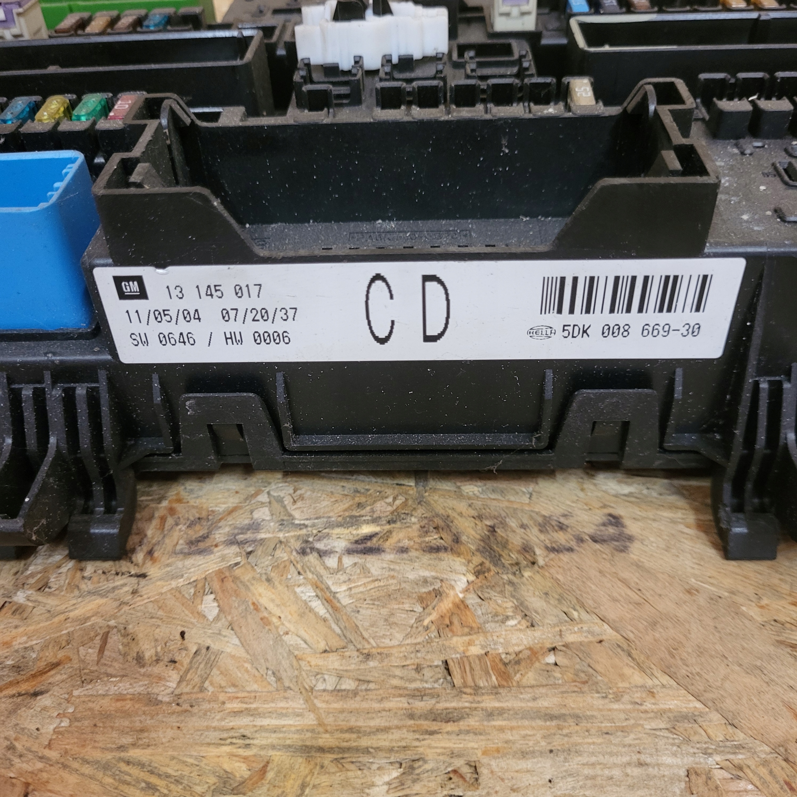 OPELASTRA H III Unité commande confort BSI Module fusibles 13145017