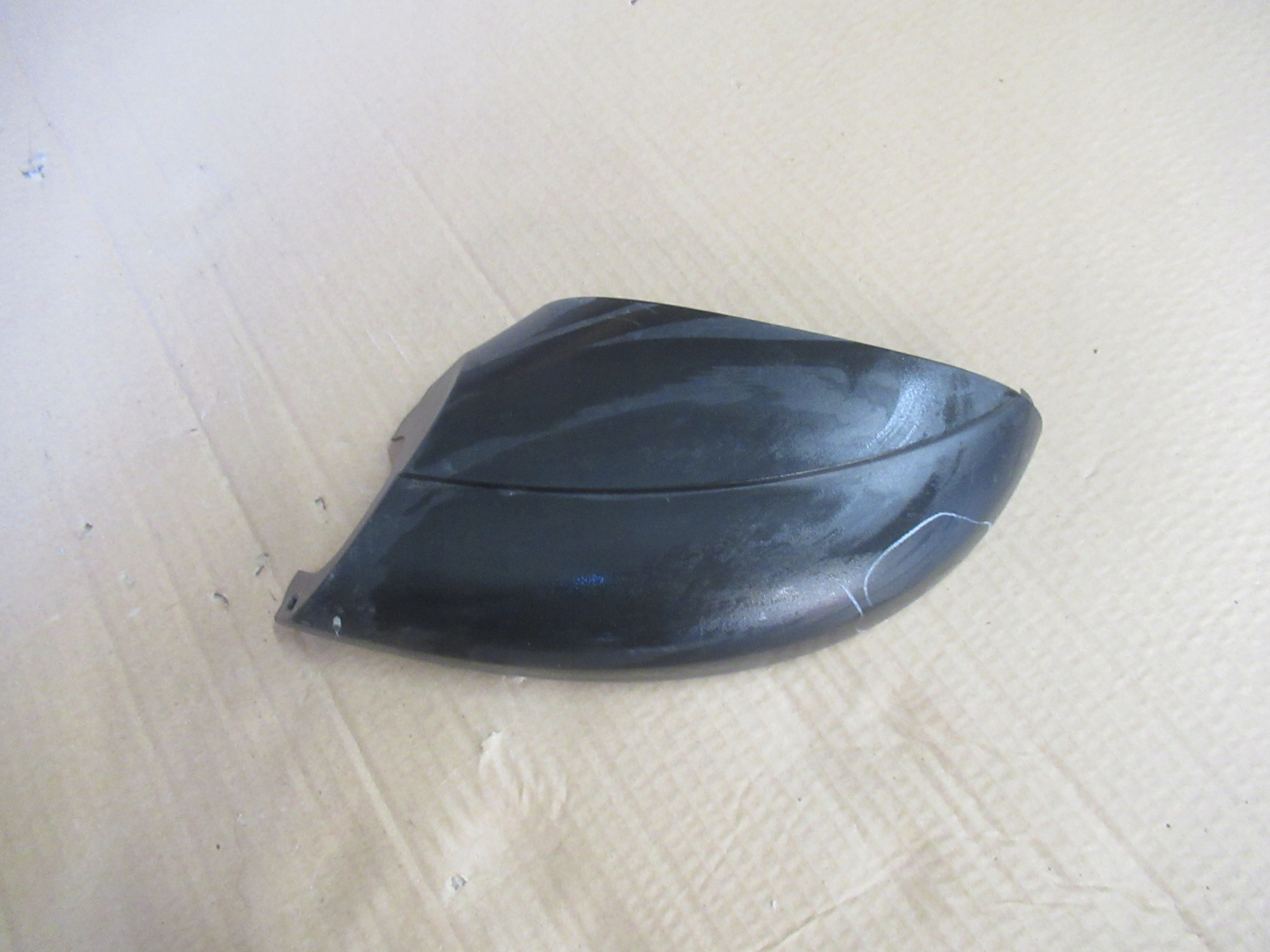 OSŁONA OBUDOWA LUSTERKA PRAWA VW T5 T6 AMAROK