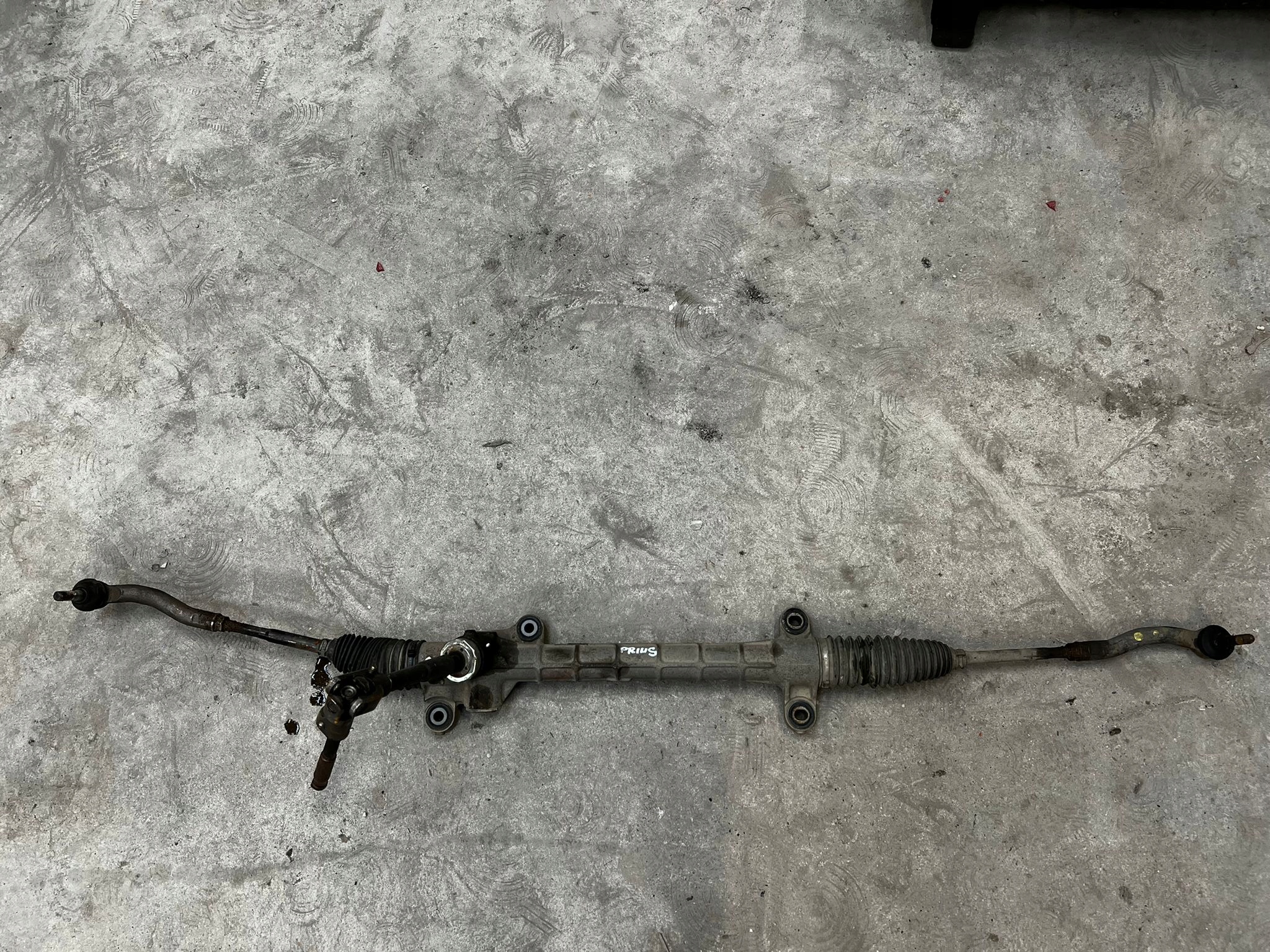 TOYOTA PRIUS II РУЛЕВОЙ МЕХАНИЗМ