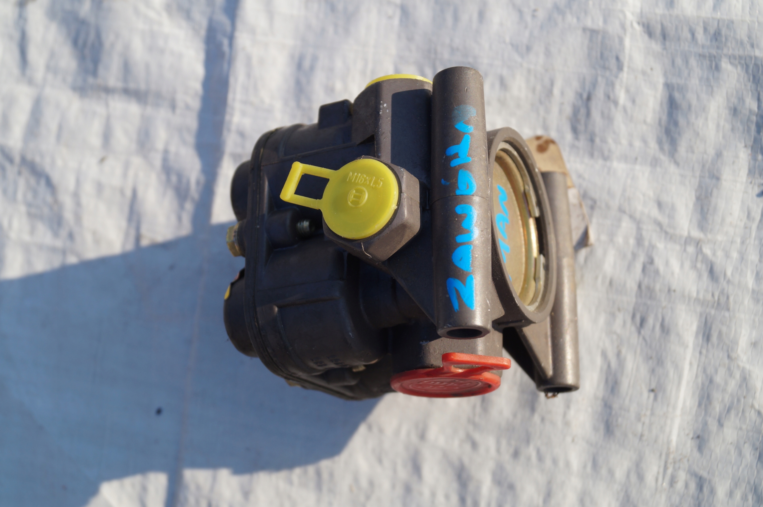 Sensor 4-OBWODOWY MAN 0481062101 neu