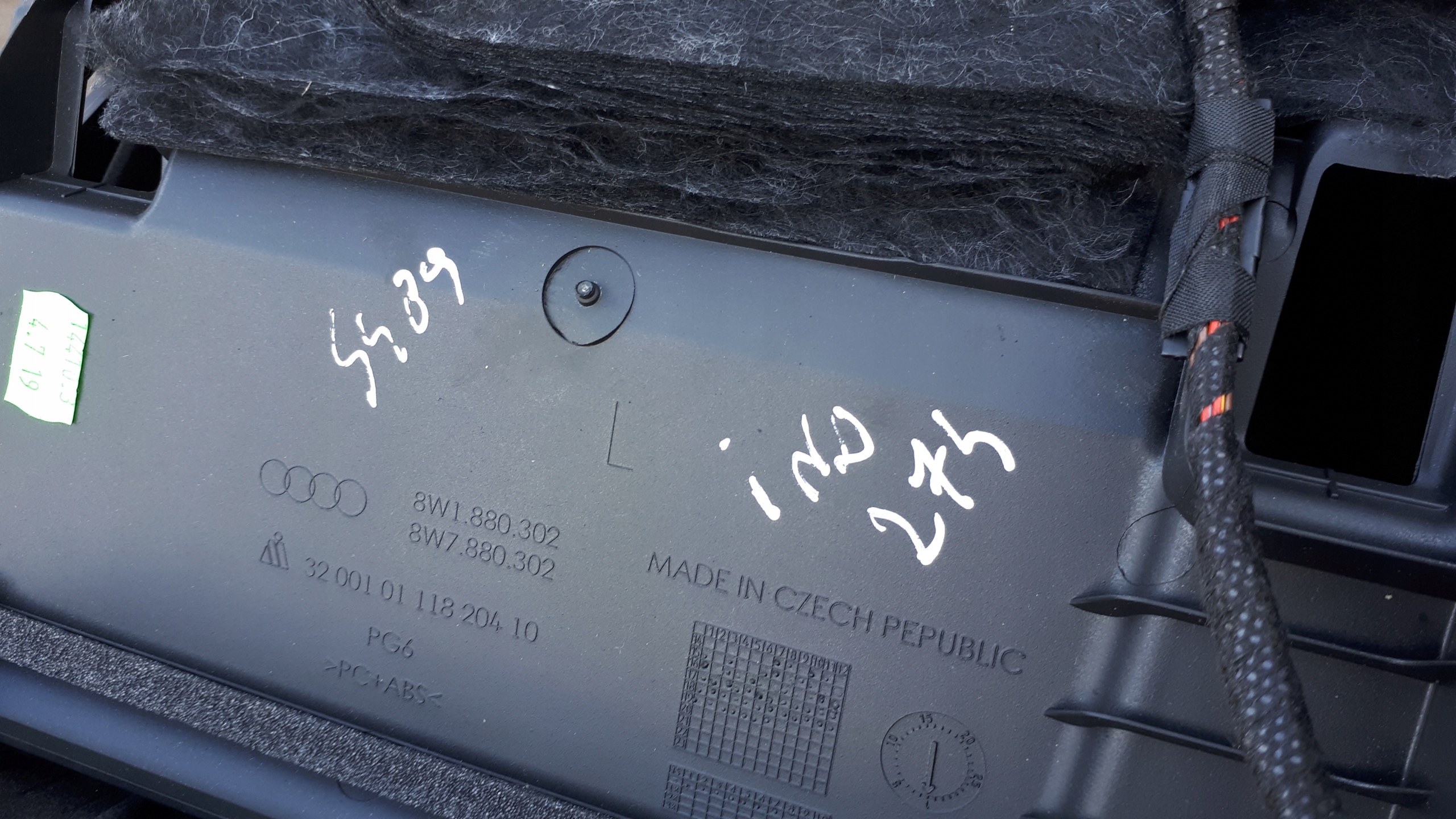 S4 B9 A4 8W бардачок пассажира 8W1880302 америка