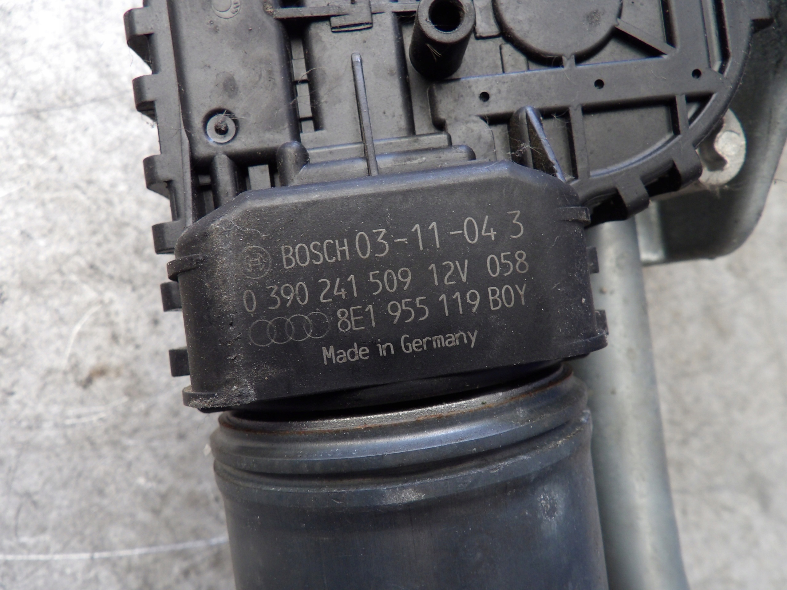 Audi A4 b6 wiper mechanism front