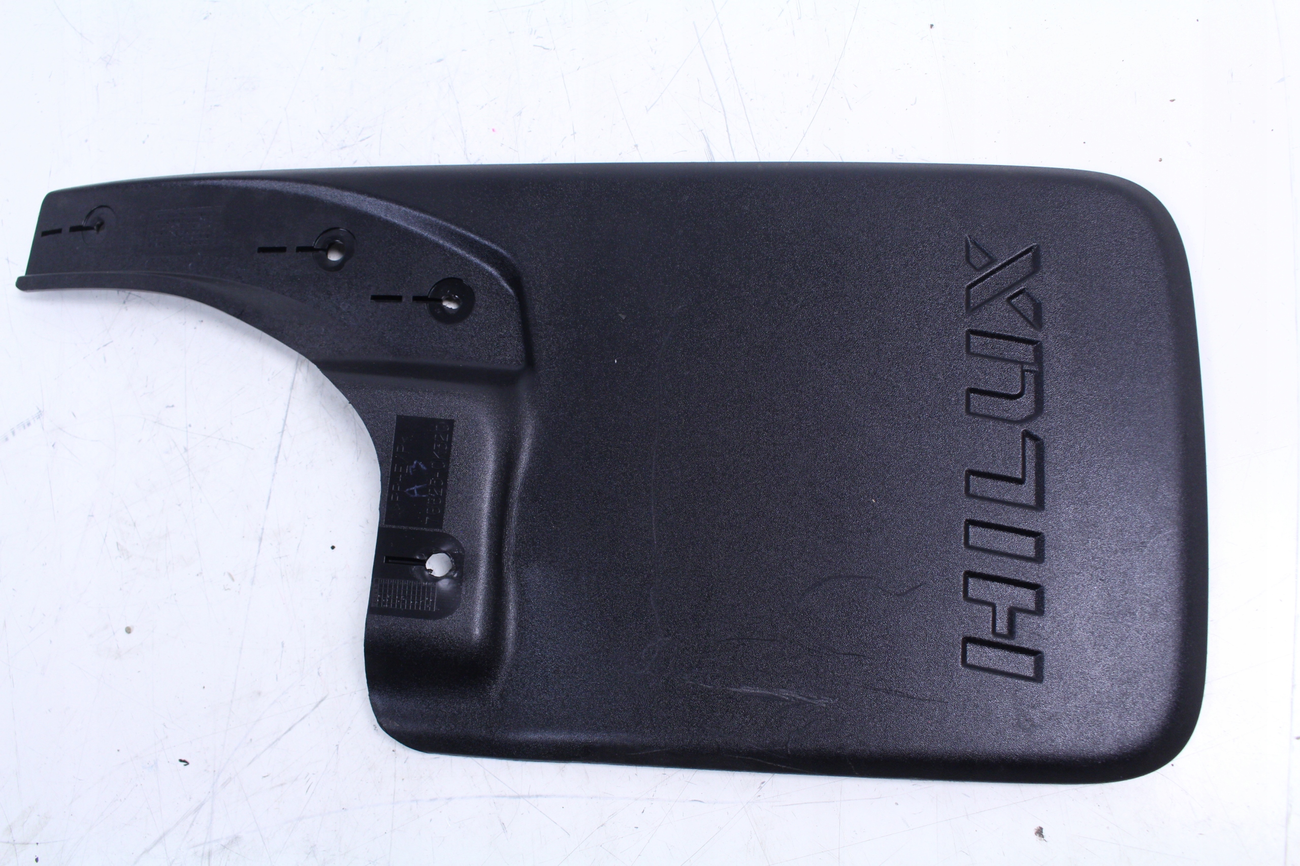 CHLAPACZ PRAWY TYŁ TOYOTA HILUX VIII 8 23r.