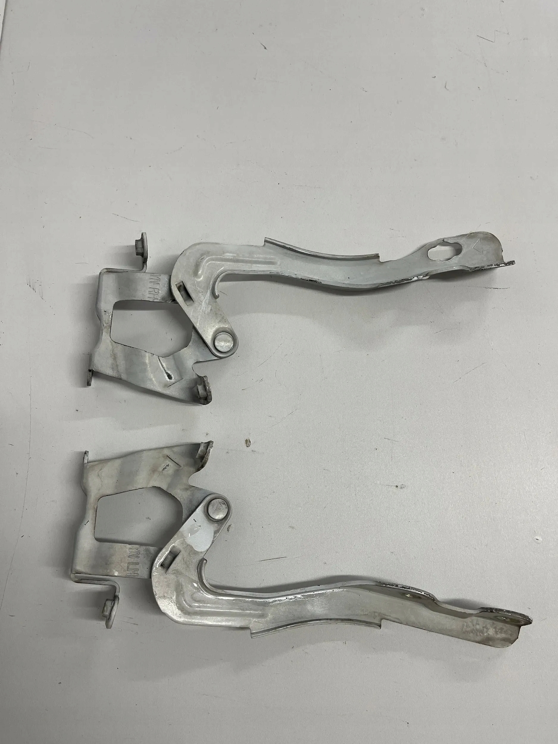 ZAWIAS ZAWIASY MASKI KOMPLET KIA VENGA 09- Producent części Kia OE