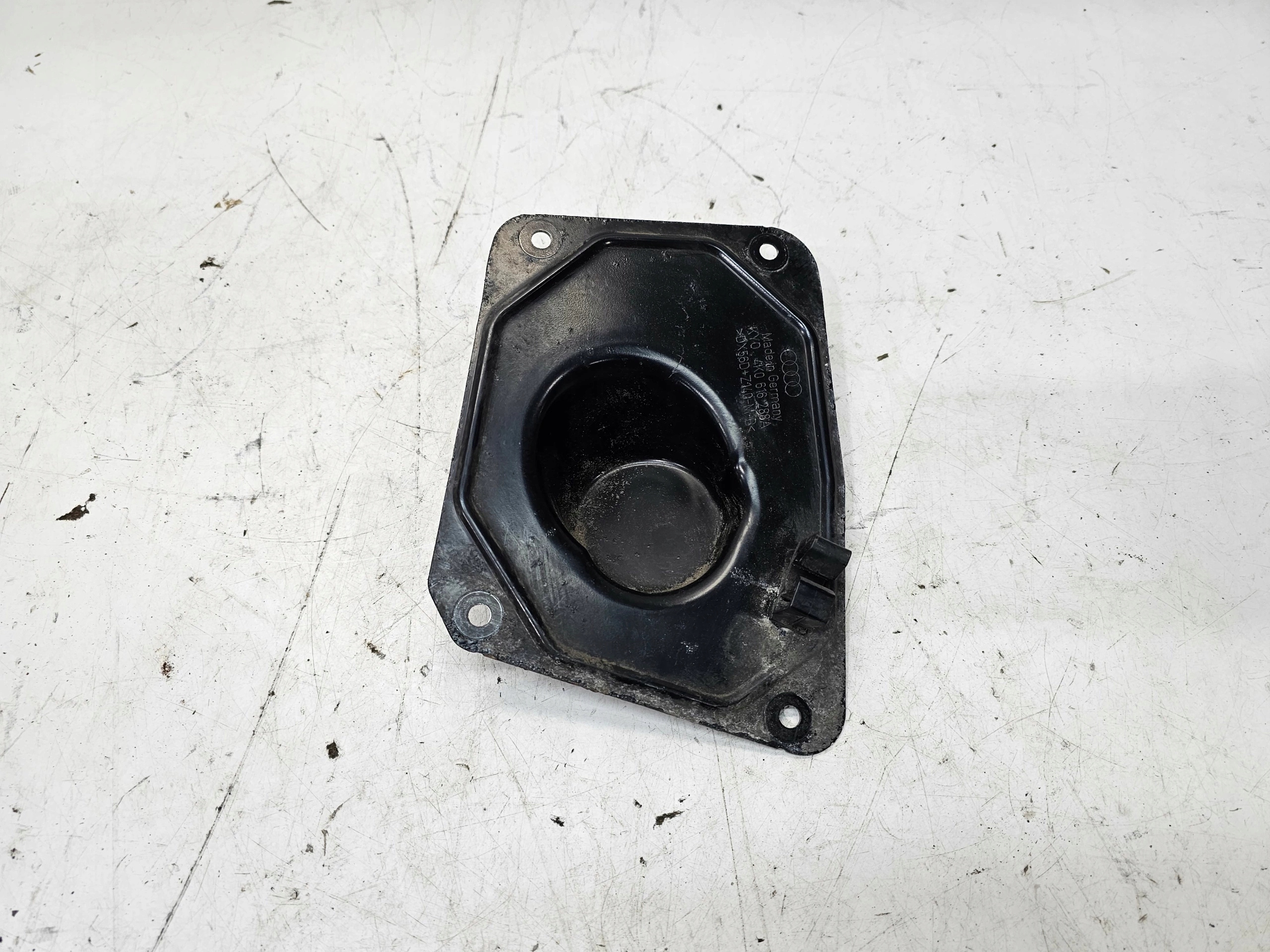 cover rear chassis right AUDI A6 C8 4K08616288A