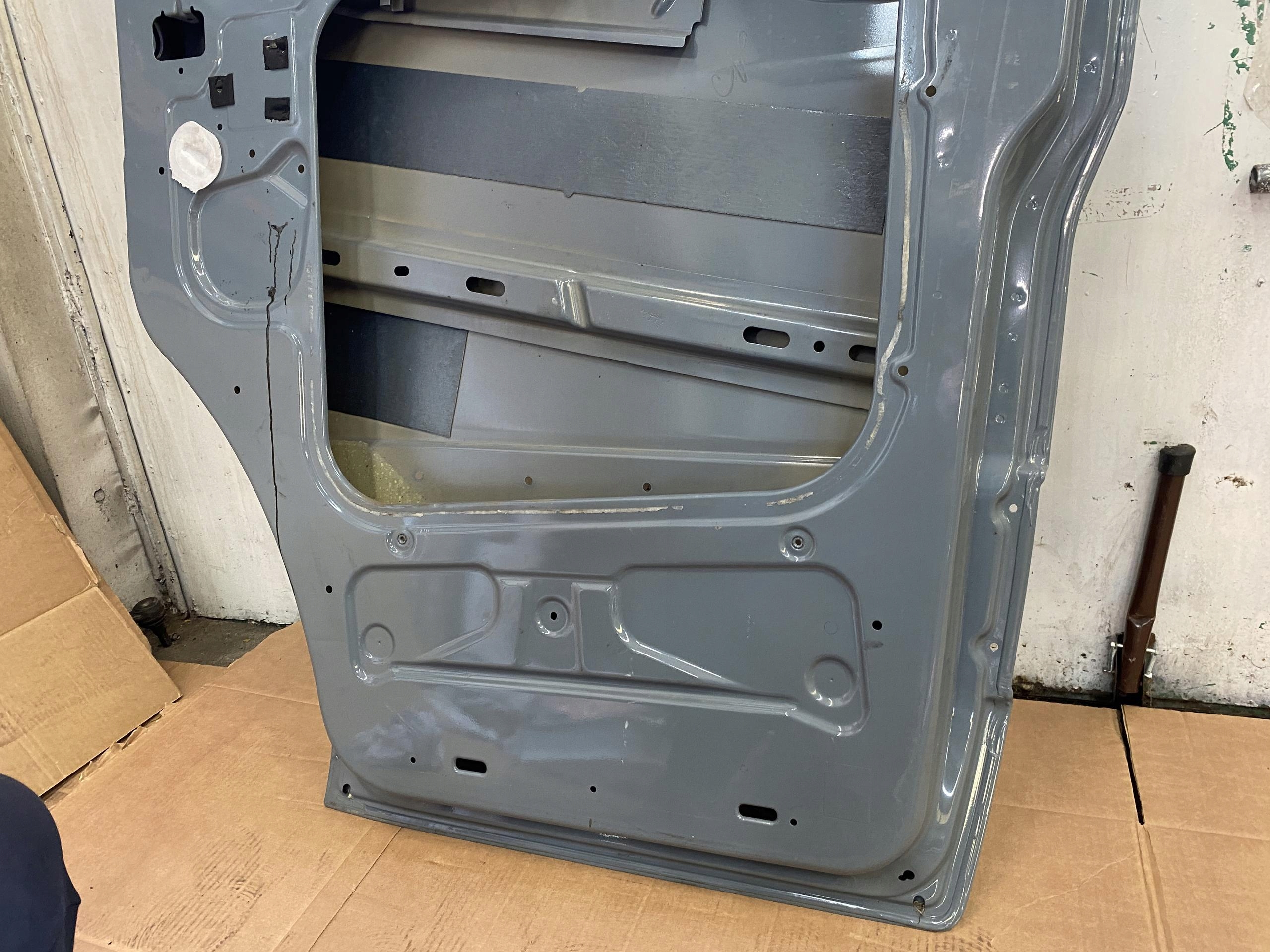 SPRINTER 907 910 17- door front right SZARE unprotected ORYGINALNE