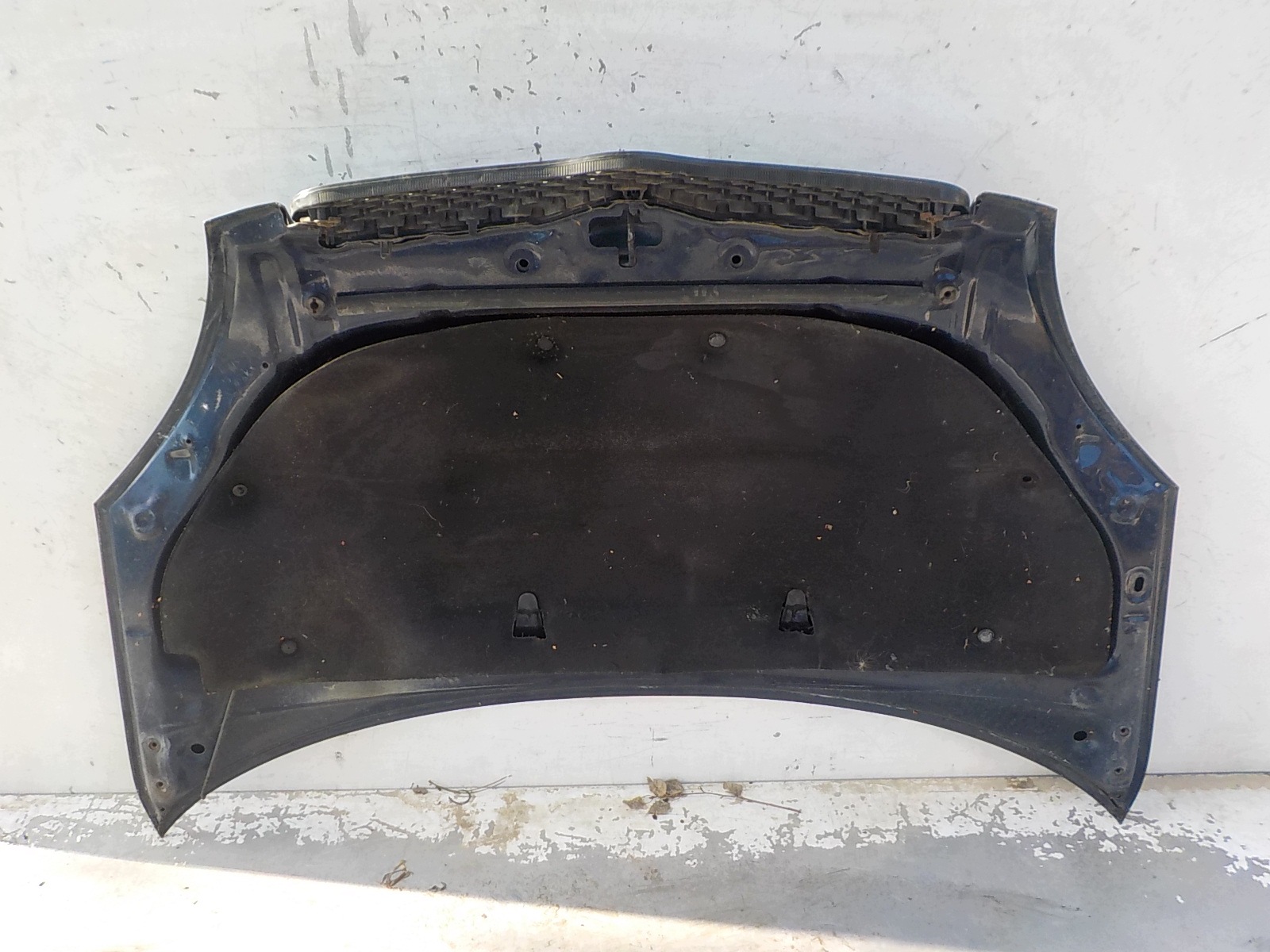 842 TOYOTA YARIS e Cofano
