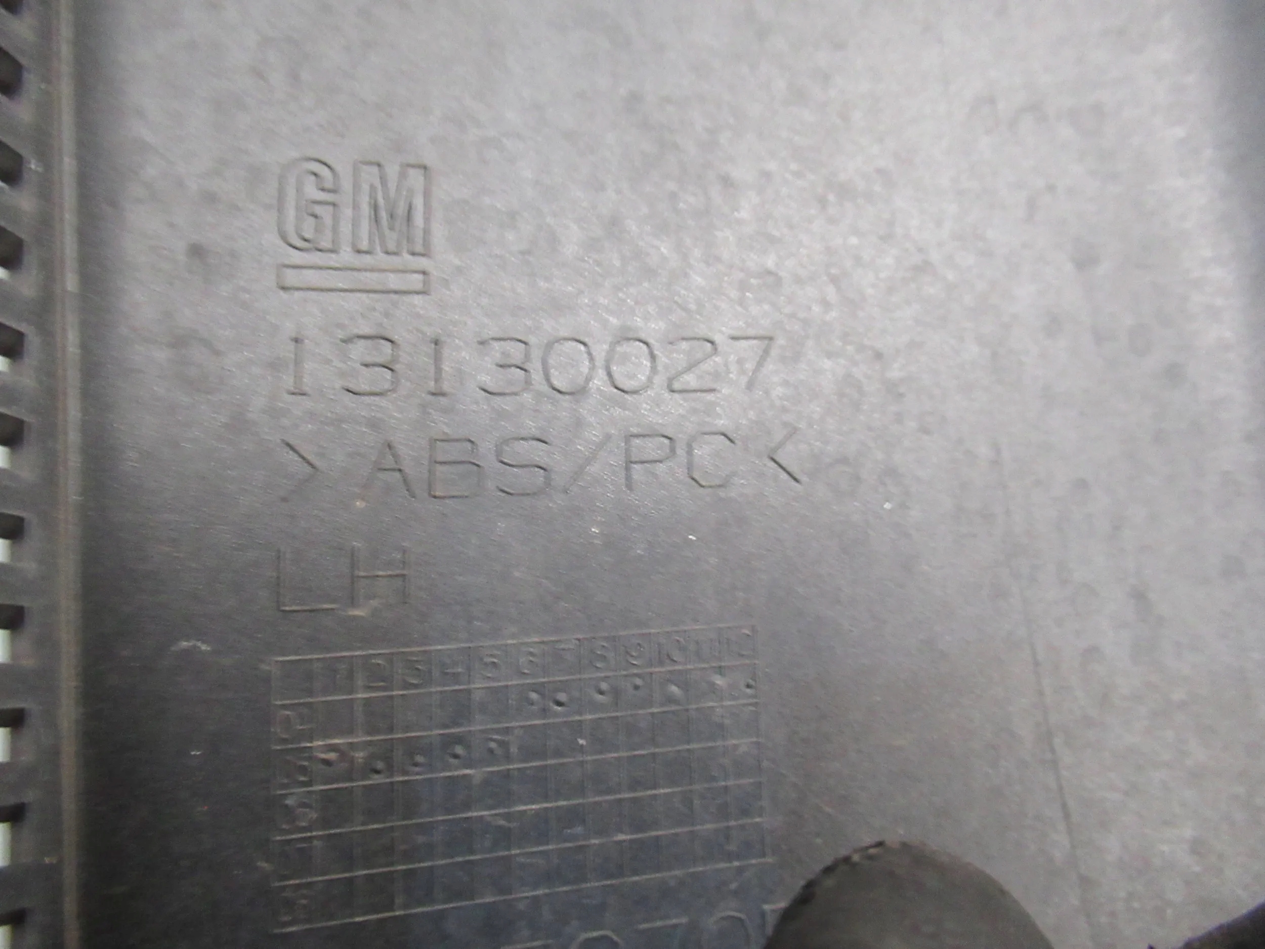 фонарь левый 13130027 opel Meriva A