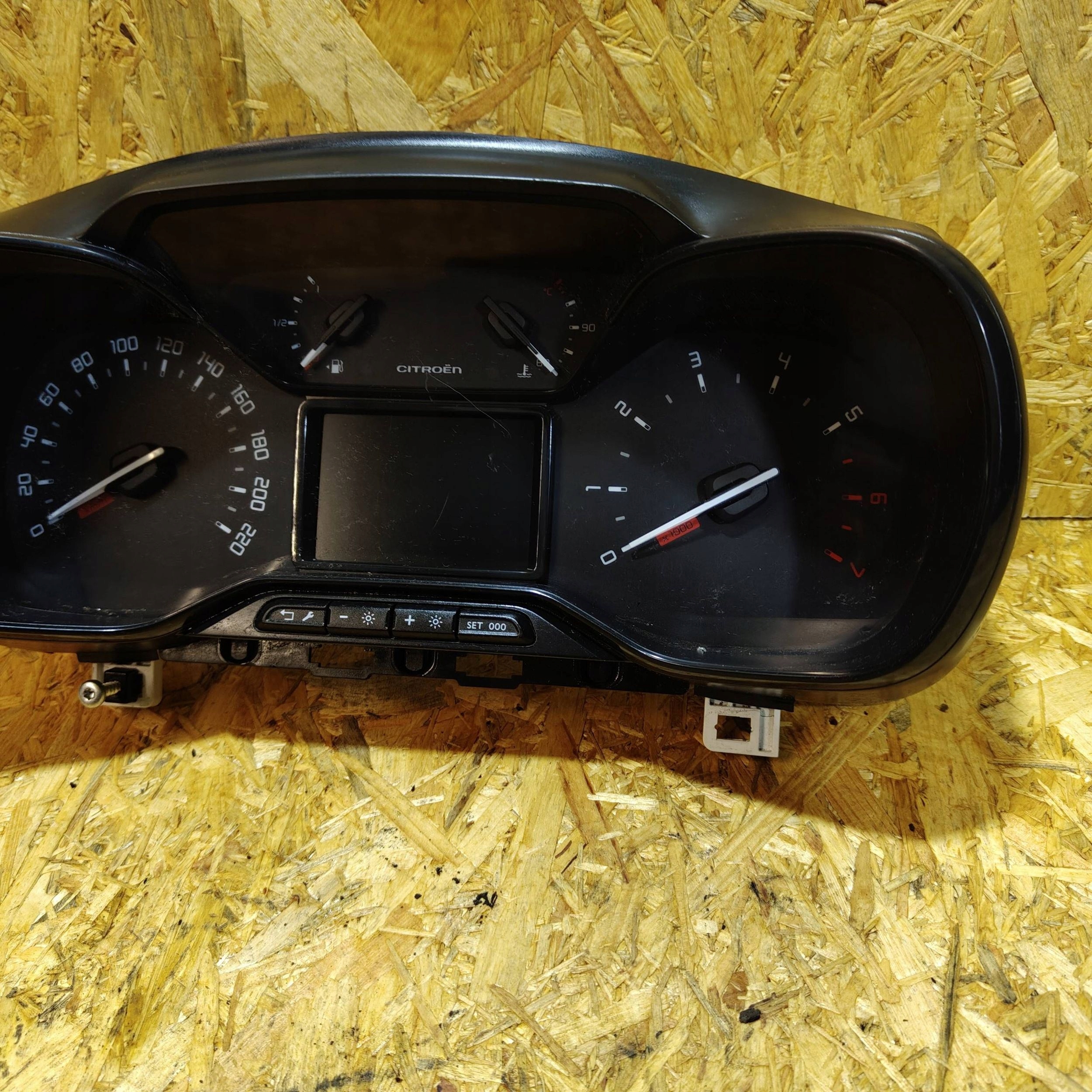 Citroen C3 2017 dials / Predkosciomierz