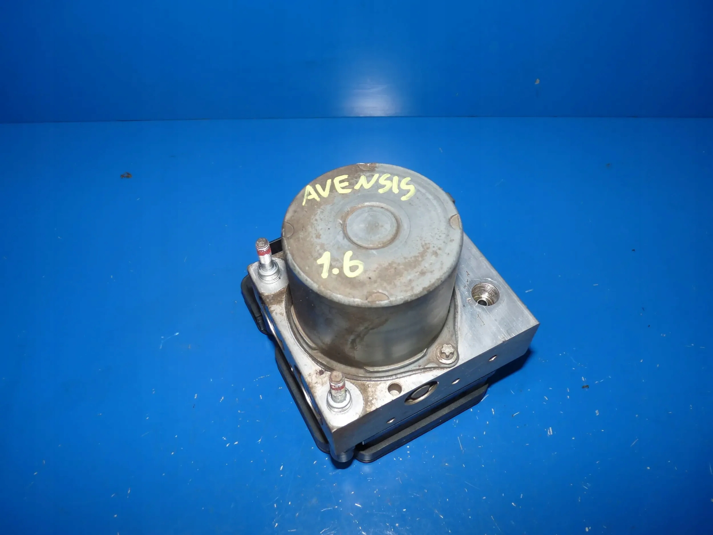 Toyota Avensis T27 T29 pump ABS control unit