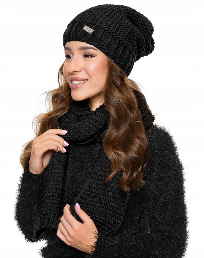 Teplý zimní komplet dámské čepice beanie a zimní šála