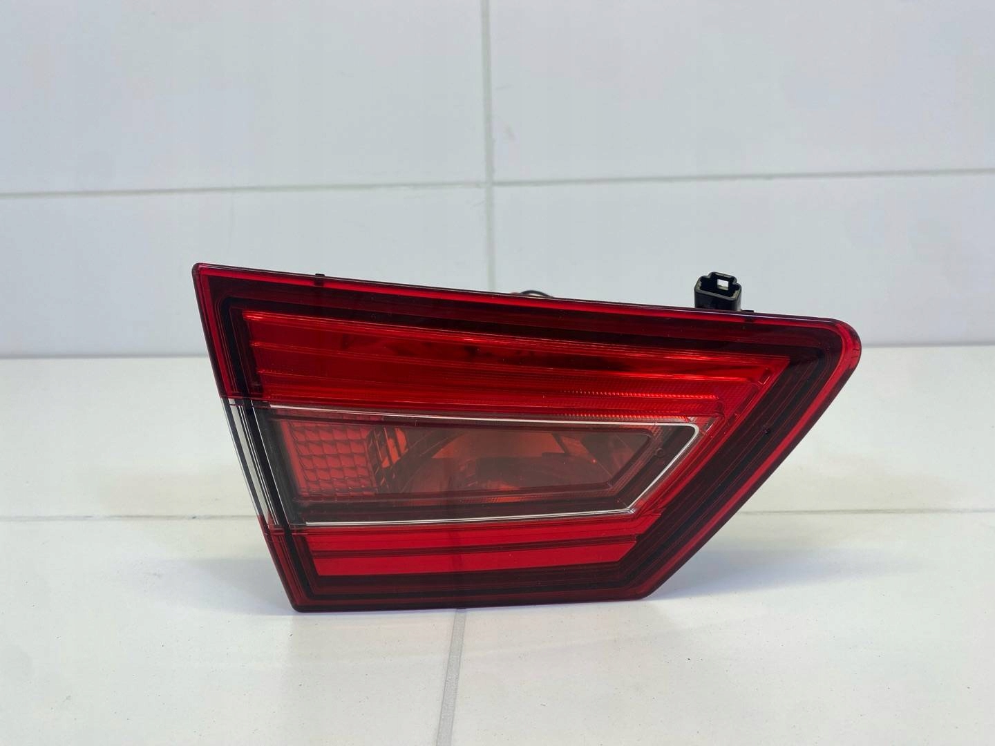 light rear to the bonnet left side Renault Clio 4 2015 265552424R