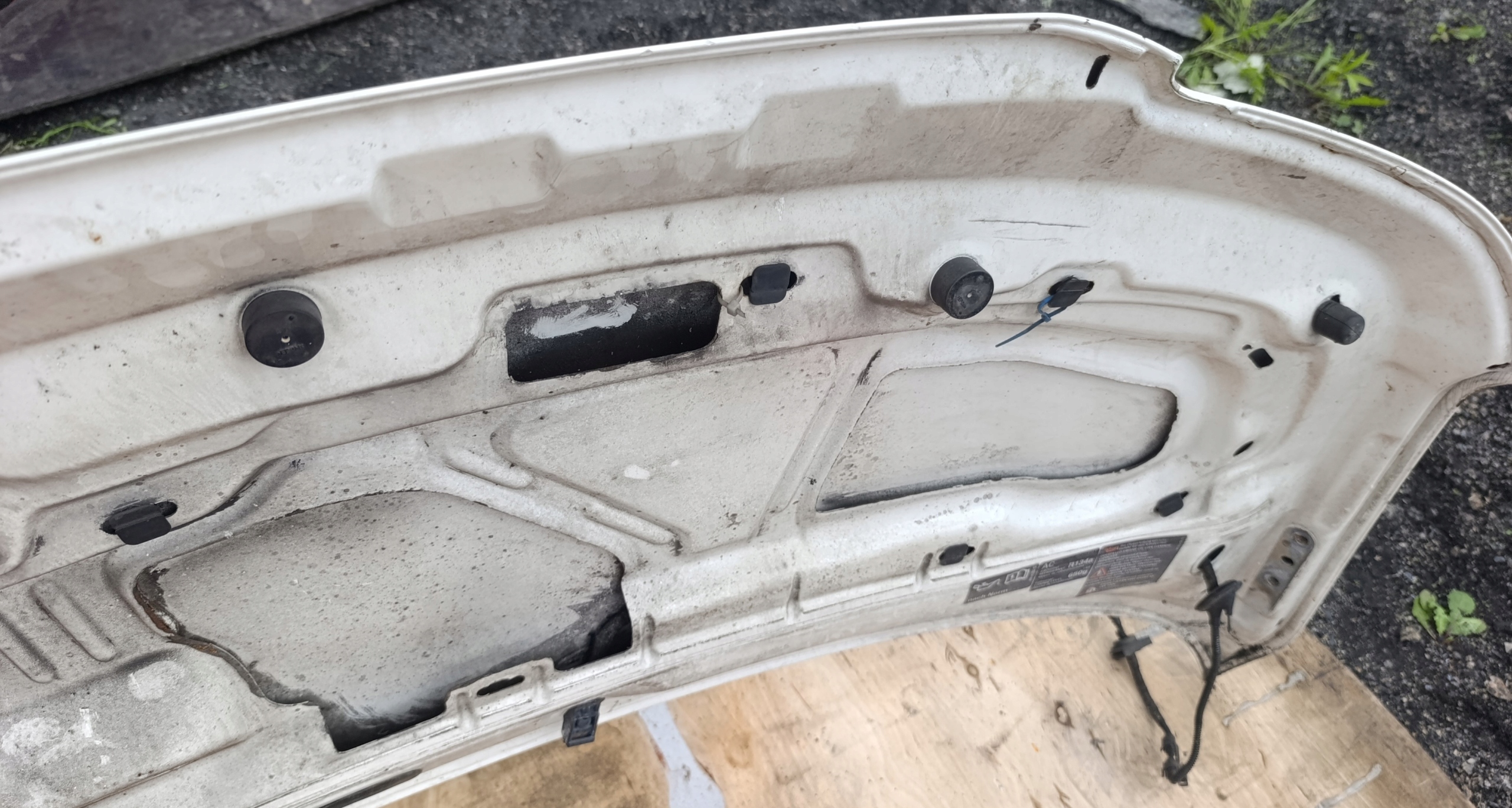 VW T5 bonnet biala