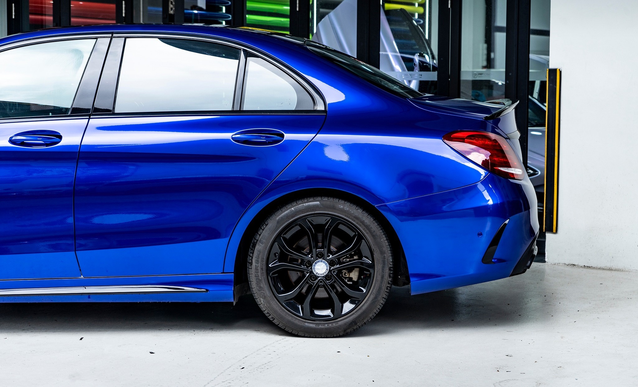 FOLIA NIEBIESKA METALLIC POŁYSK NIEBIESKI 20m x 152cm SAMOCHODOWA Producent New Vision