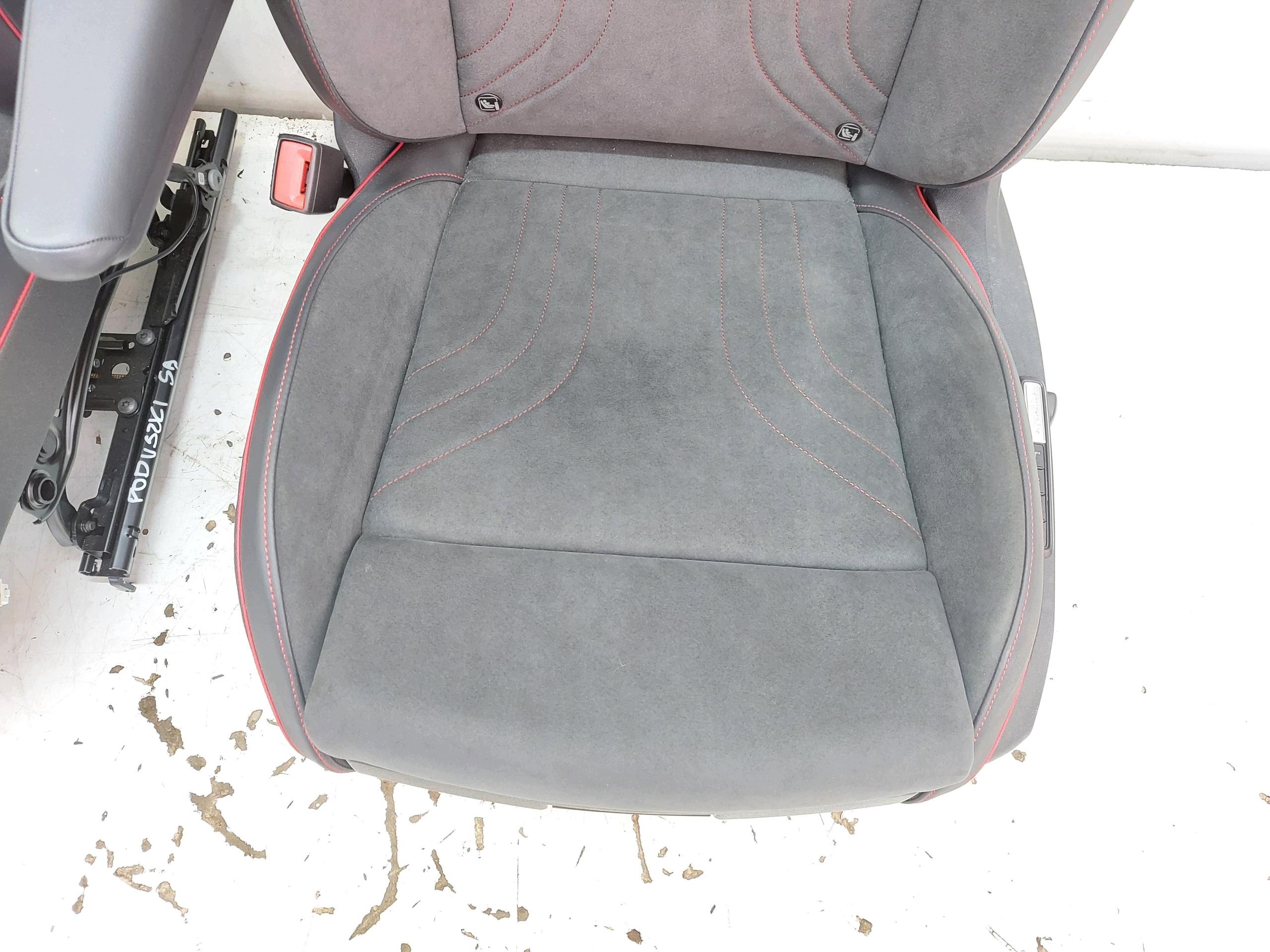 VW ID5 GTX 11E Siège KOMPLET PODLOKIETNIKI