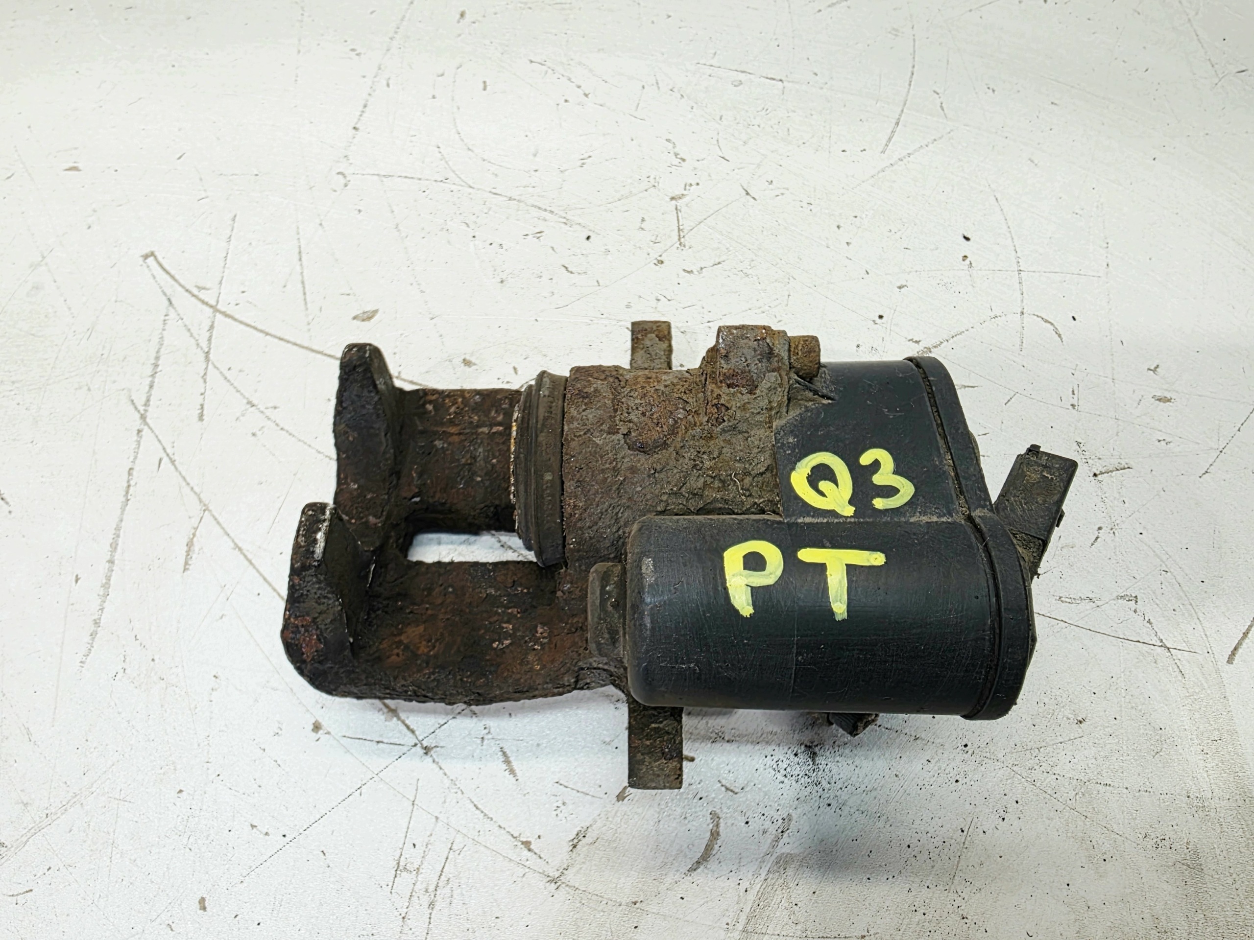 caliper brake electrical right rear part AUDI Q3 8U