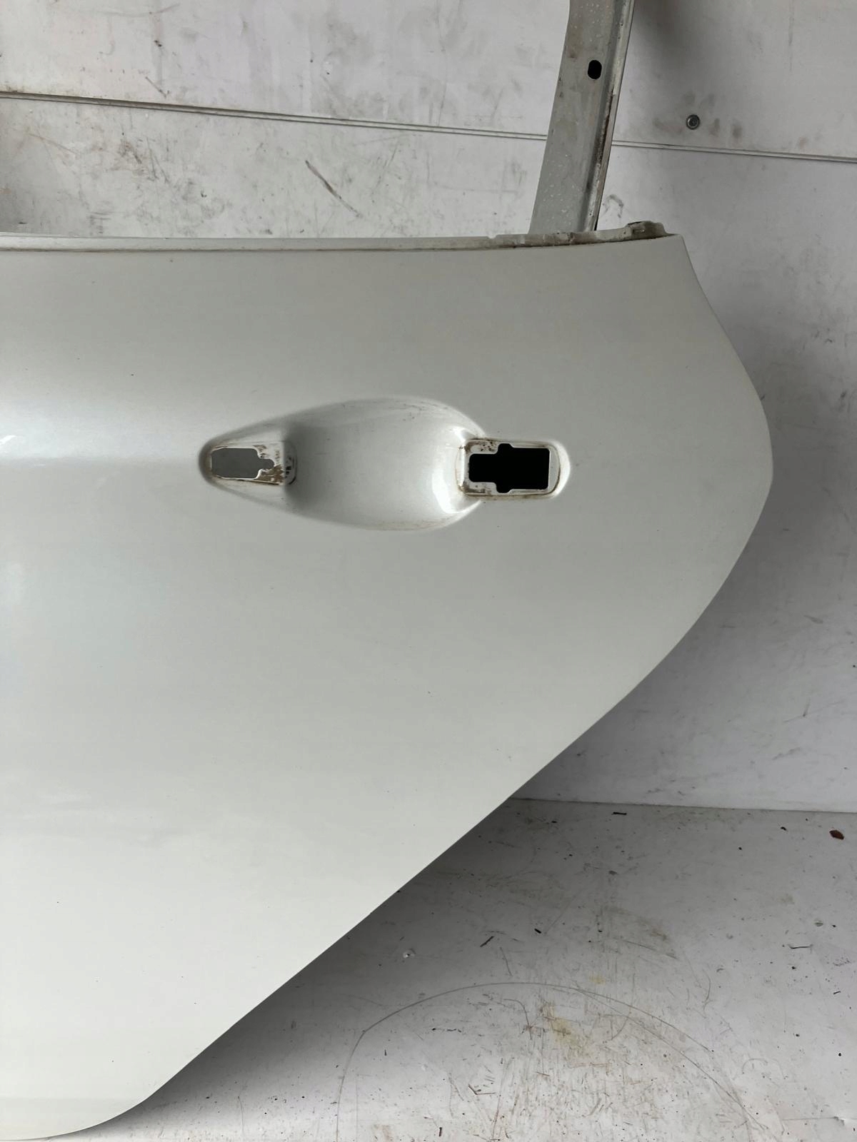 door left rear part PEUGEOT 208 and EFCD BIALA PERLA