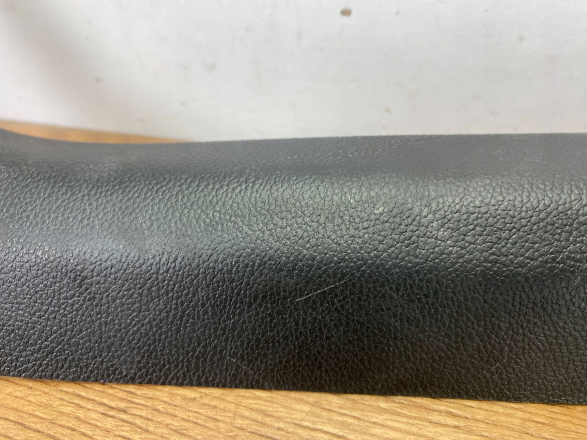 cover of the threshold inner right Cadillac CTS III ,2014+