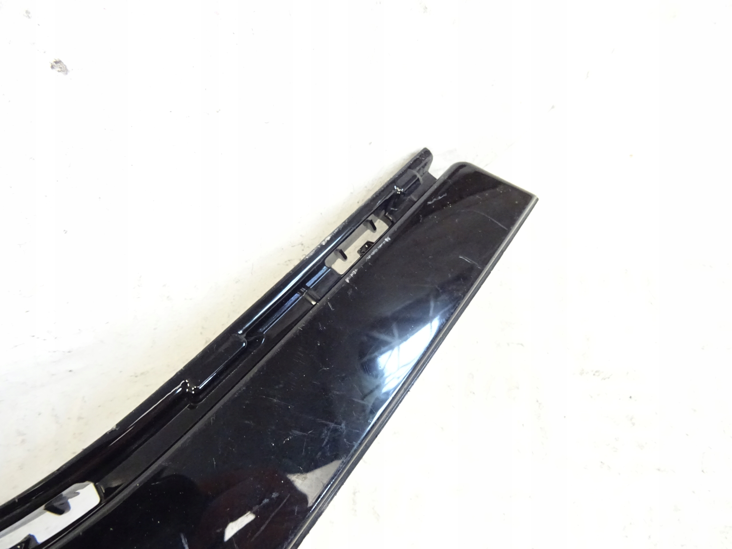 grid of a bumper rear rear part left AUDI Q6 E-TRON 85H853555
