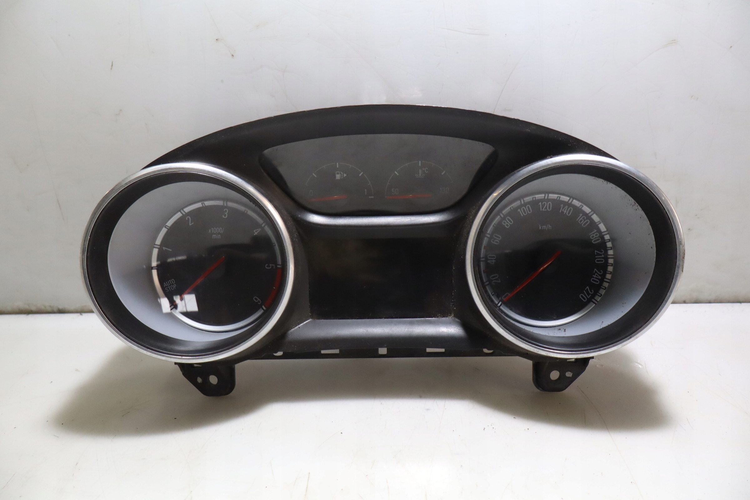 часы opel INSIGNIA B Grand спорт 1.6