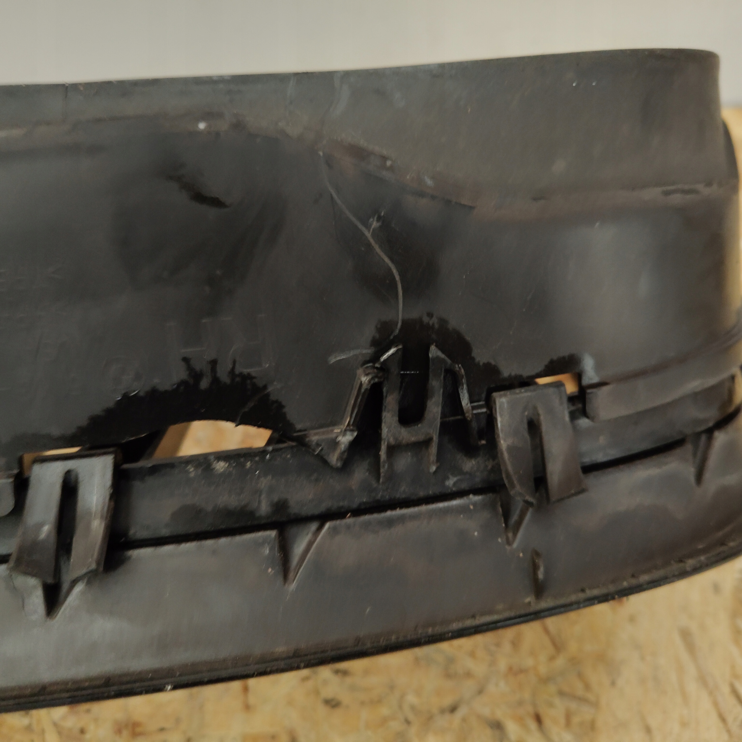 maska bubreg desna BMW X5 E70 51137171396