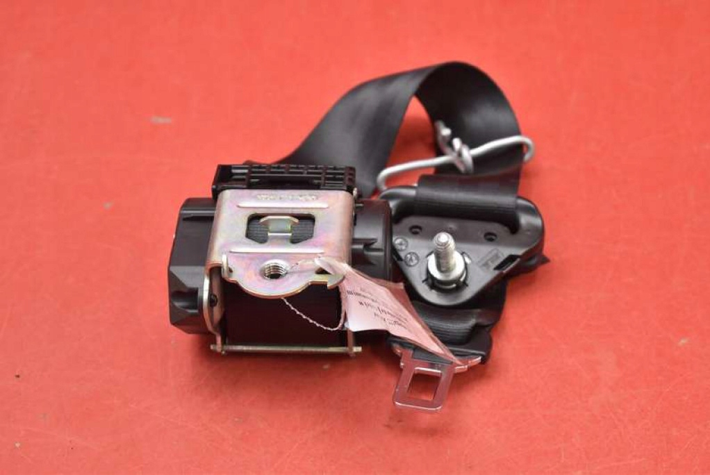Gurten Sicherheits mitte heck 622488800D DACIA SANDERO 2 II 17-20